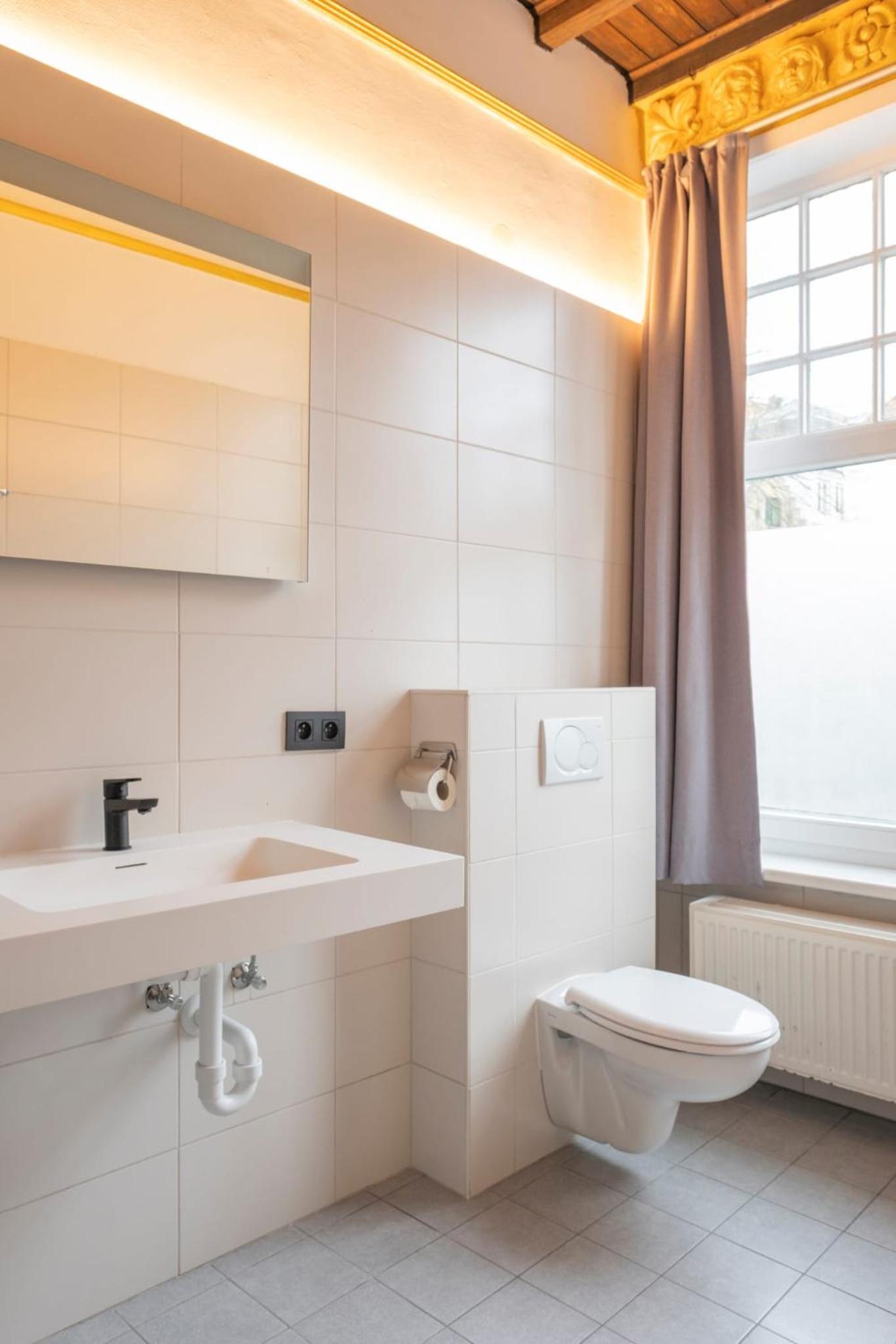 Bruges Vacations - Canalview Hotel Ter Reien - Property Image 25