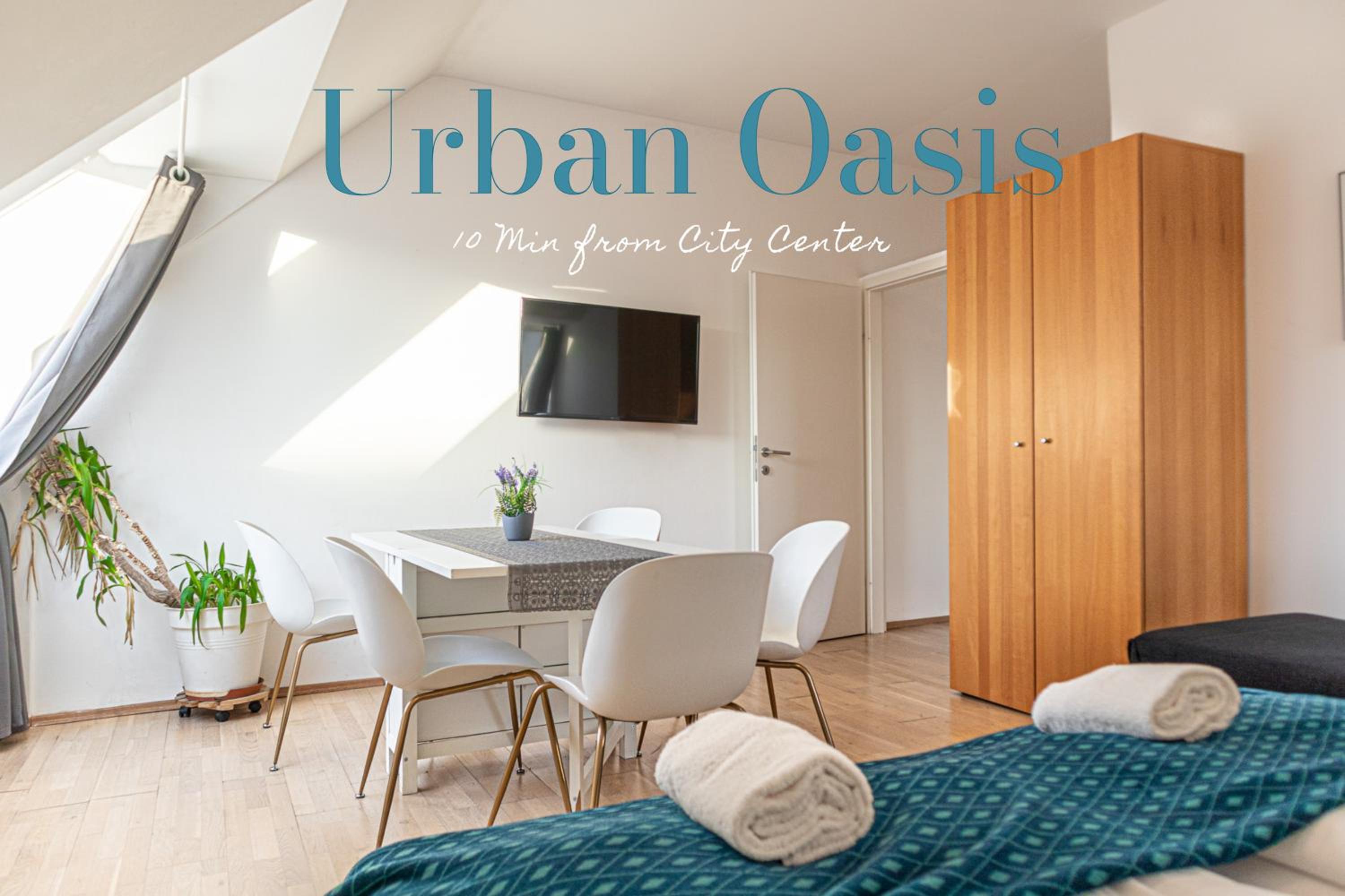 Modern 3-Bedroom Apartment with Balcony near Belvedere Palace