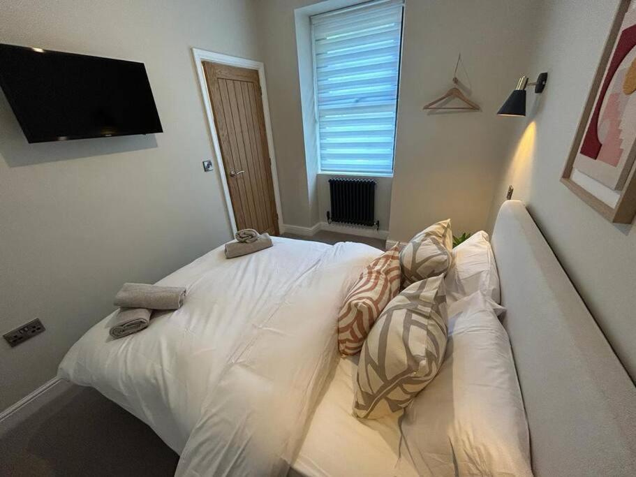 Caernarfon modern townhouse Snowdonia