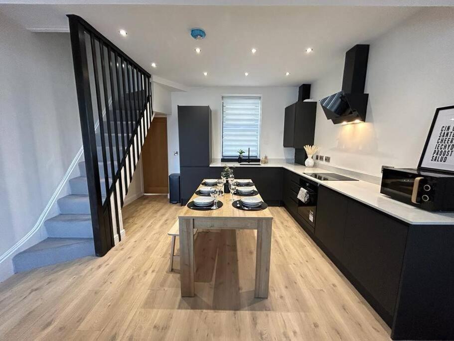 Caernarfon modern townhouse Snowdonia