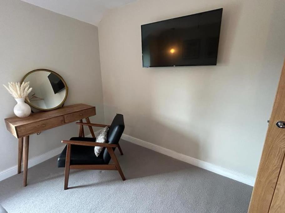 Caernarfon modern townhouse Snowdonia