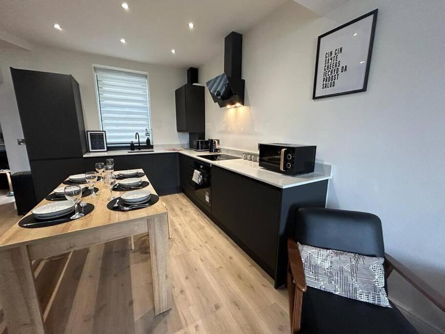 Caernarfon modern townhouse Snowdonia