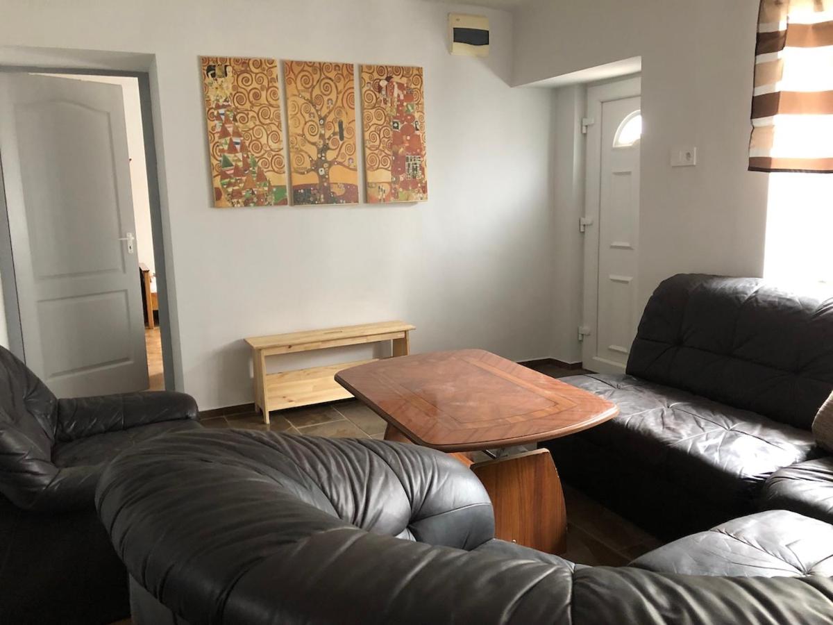 Három Tarka Macska Apartmanok