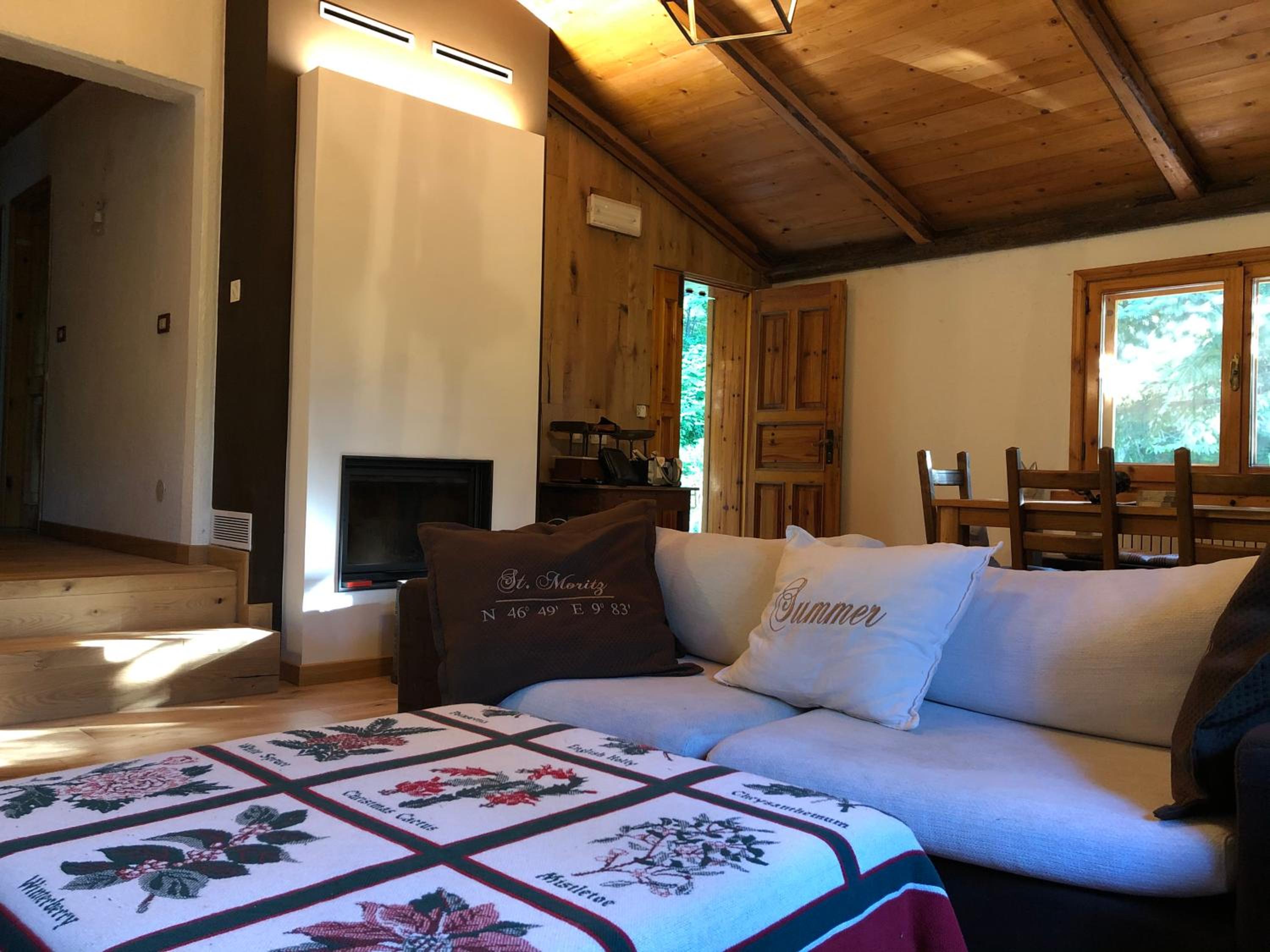 Chalet Leonard House in the Woods