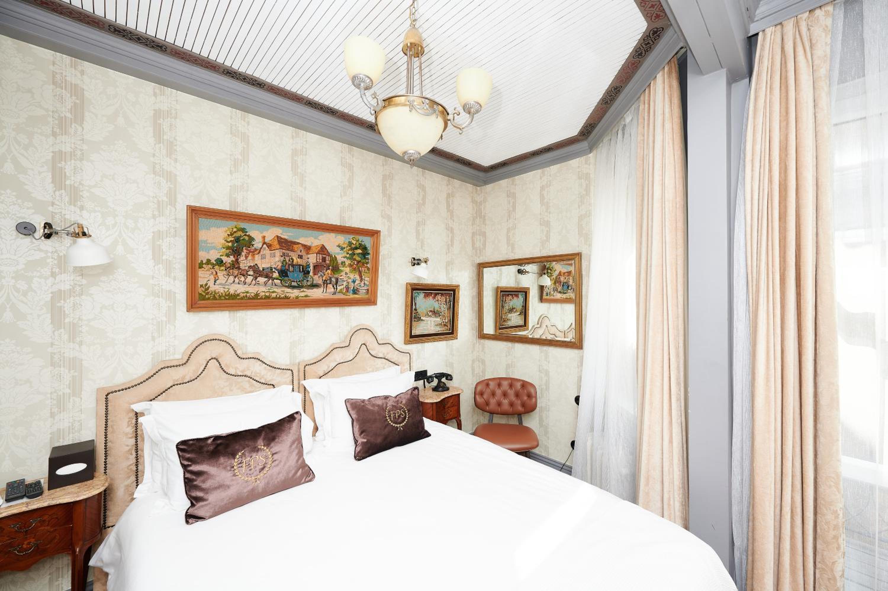 Faik Pasha Otelleri Özel Kategori Beyoğlu İstanbul - Image 72