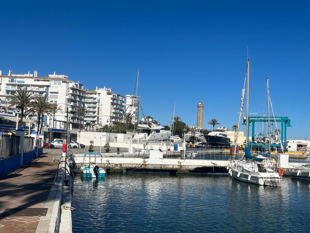 Lyrioshomes Precioso Apartamento Puerto de Estepona