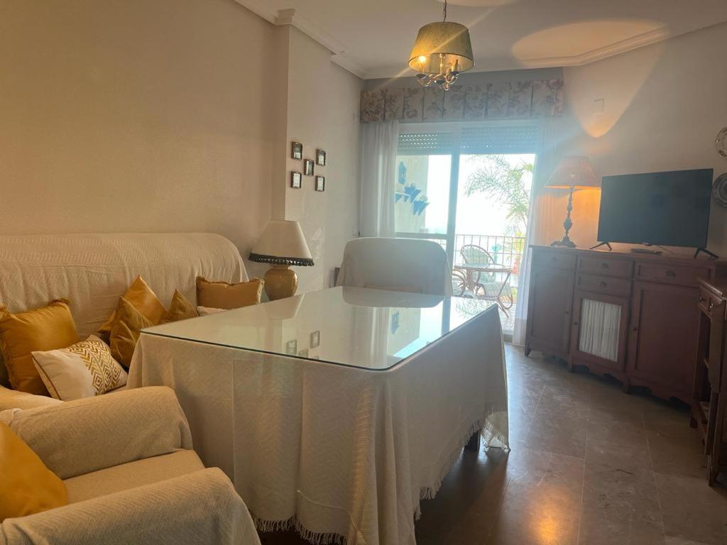 Lyrioshomes Precioso Apartamento Puerto de Estepona