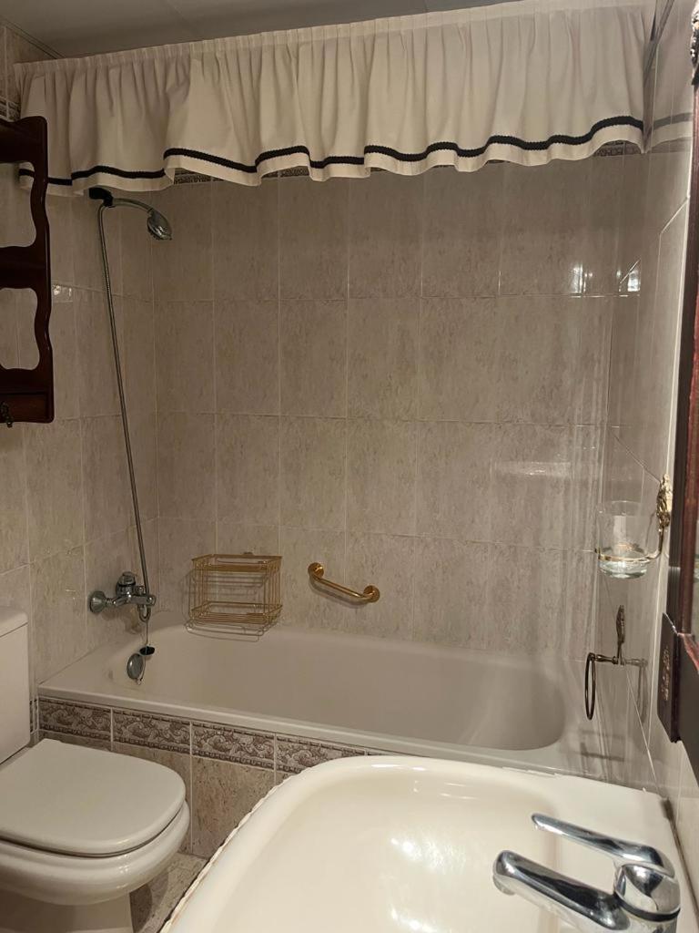 Lyrioshomes Precioso Apartamento Puerto de Estepona