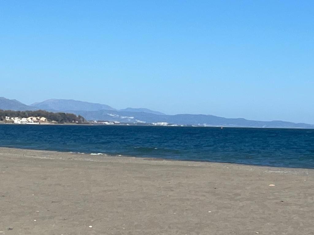 Lyrioshomes Precioso Apartamento Puerto de Estepona