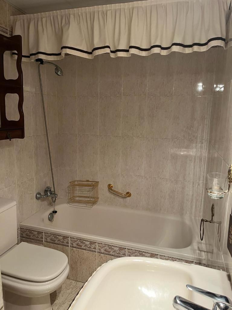 Lyrioshomes Precioso Apartamento Puerto de Estepona