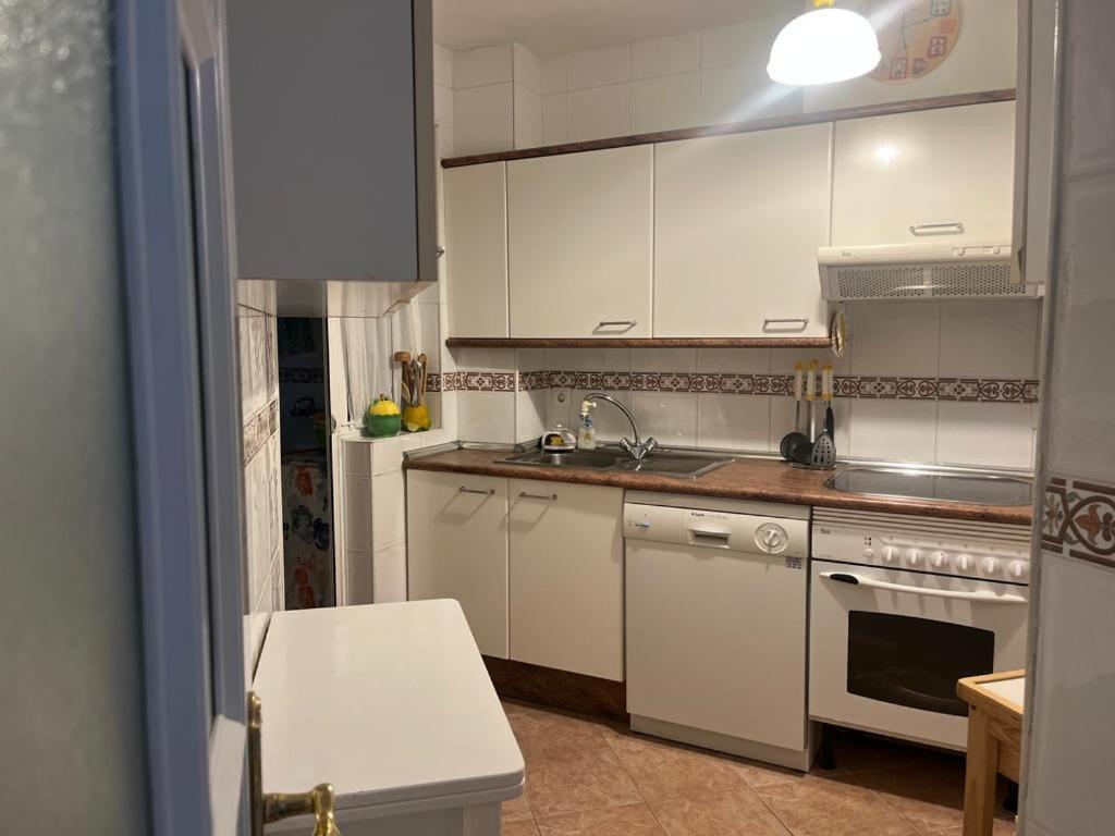 Lyrioshomes Precioso Apartamento Puerto de Estepona