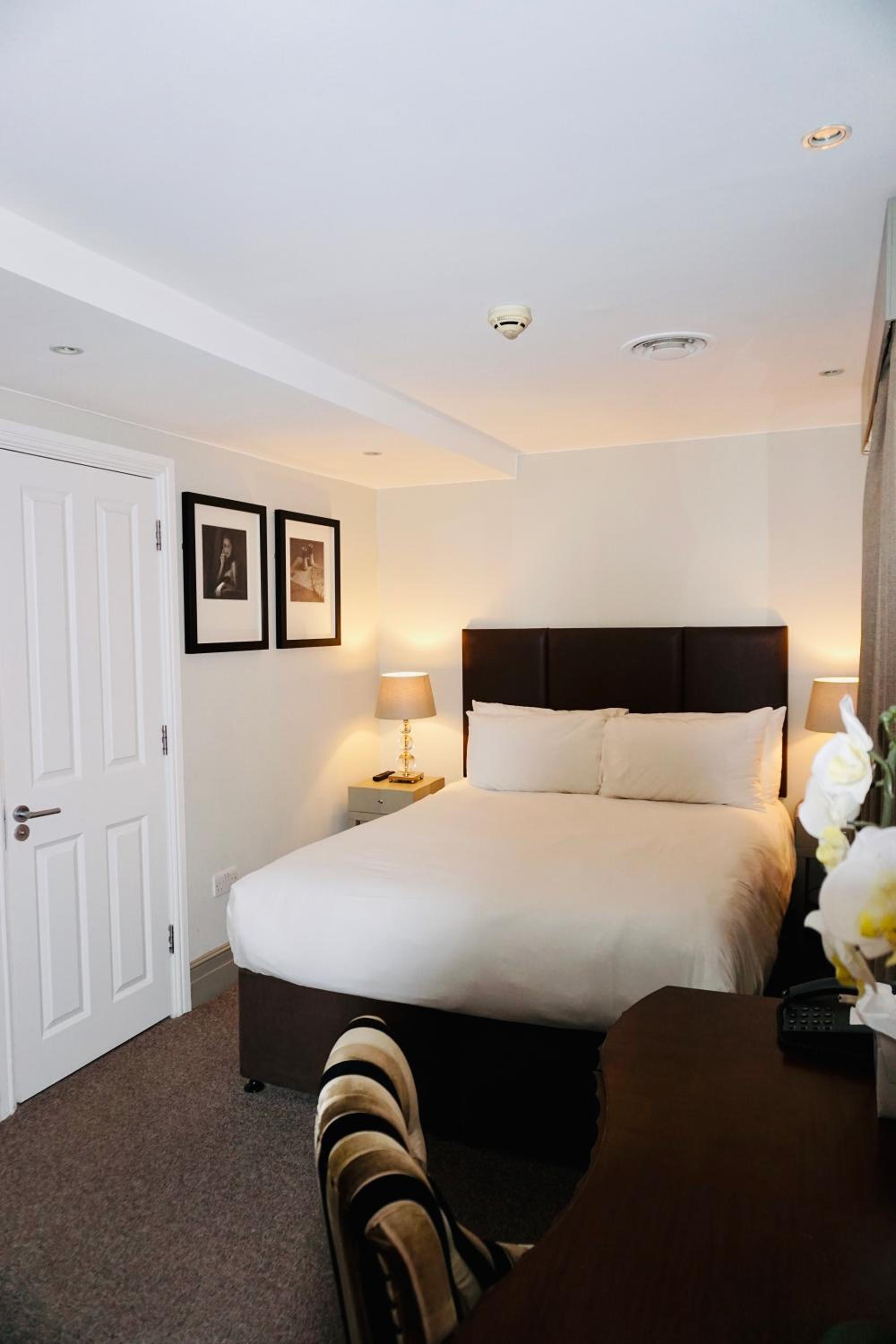 Tophams Hotel 40