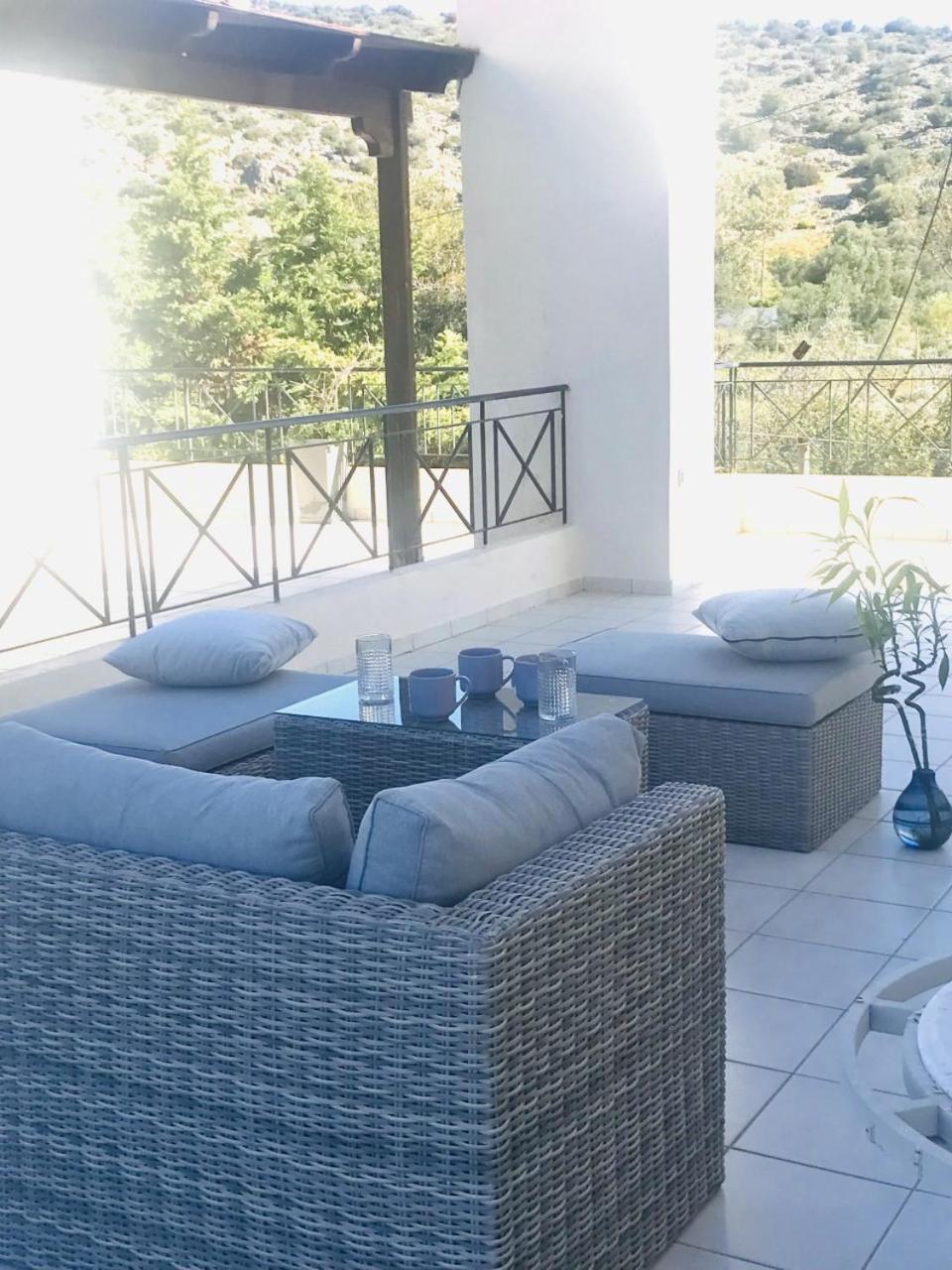 Beautiful maisonette with a view to the mountains and the sea
