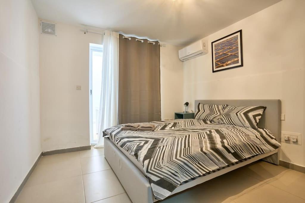 Urban front - Walking distance from paceville and st george bay beach