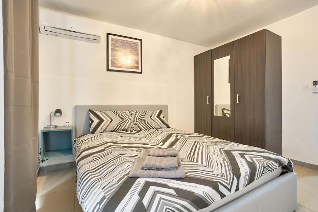 Urban front - Walking distance from paceville and st george bay beach