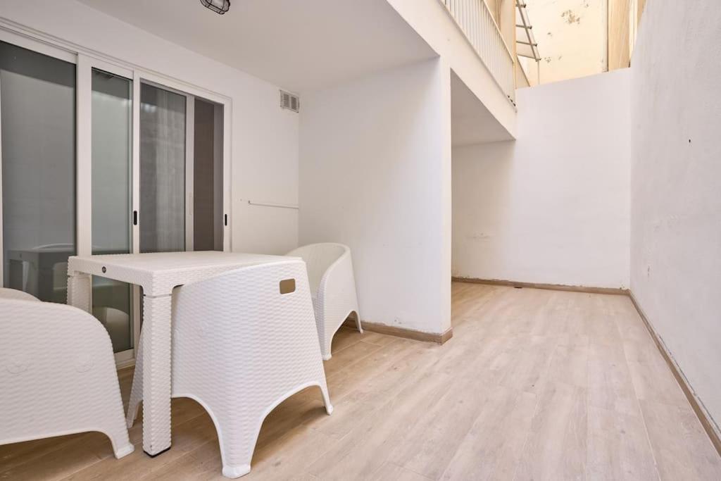 Urban front - Walking distance from paceville and st george bay beach