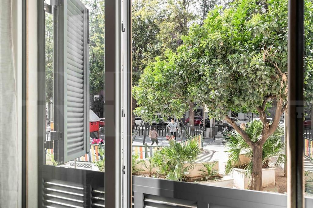 Calm apartment with private patio by REMS