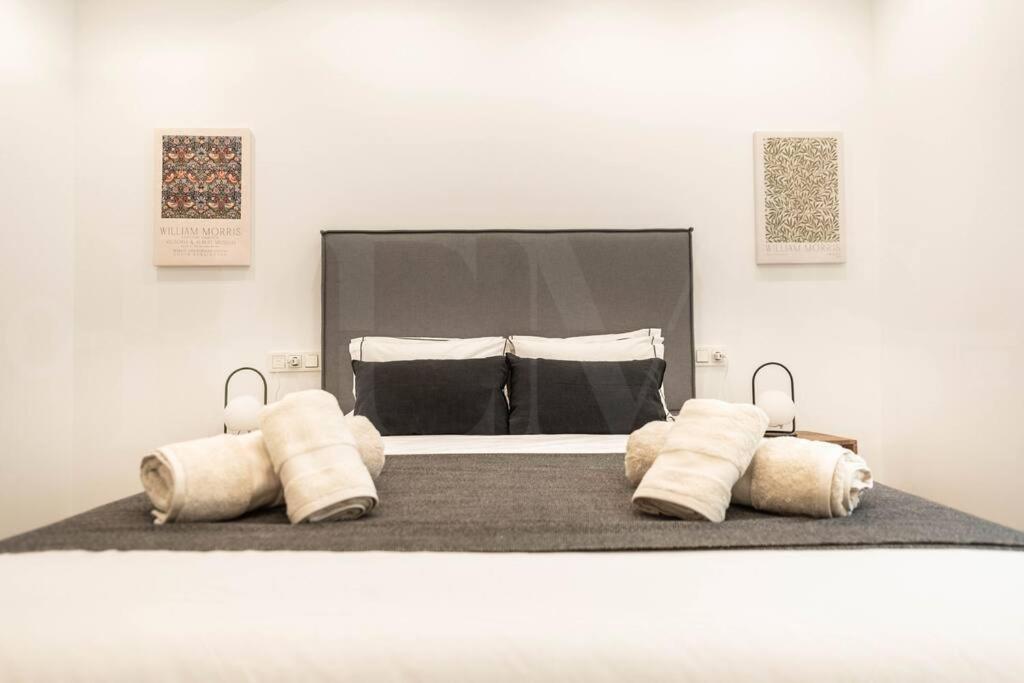 Calm apartment with private patio by REMS