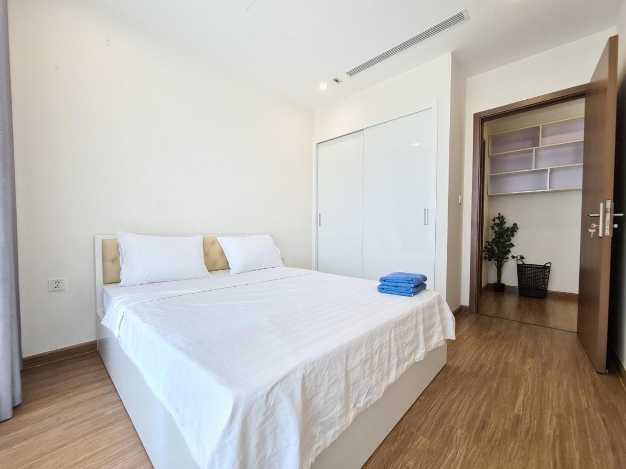 Vincom Plaza Vinhomes Sky Lake Phạm Hùng Mỹ Đình