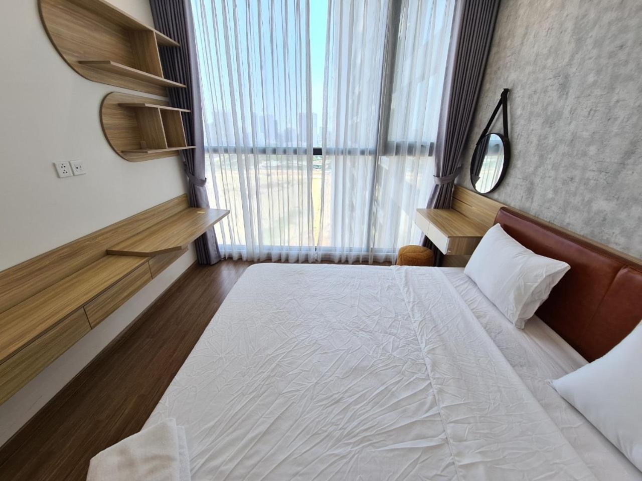 Vincom Plaza Vinhomes Sky Lake Phạm Hùng Mỹ Đình