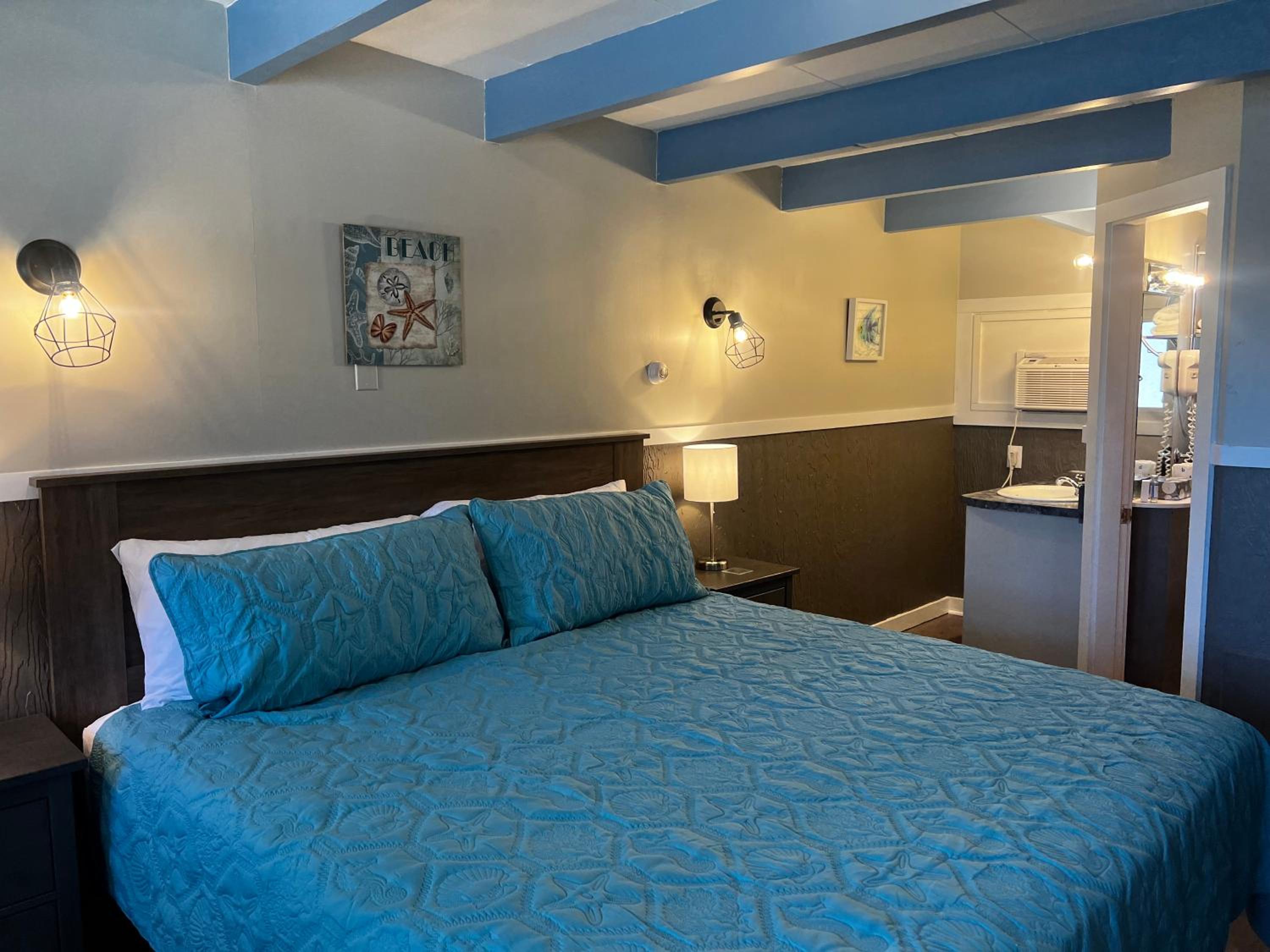 Claddagh Motel & Suites