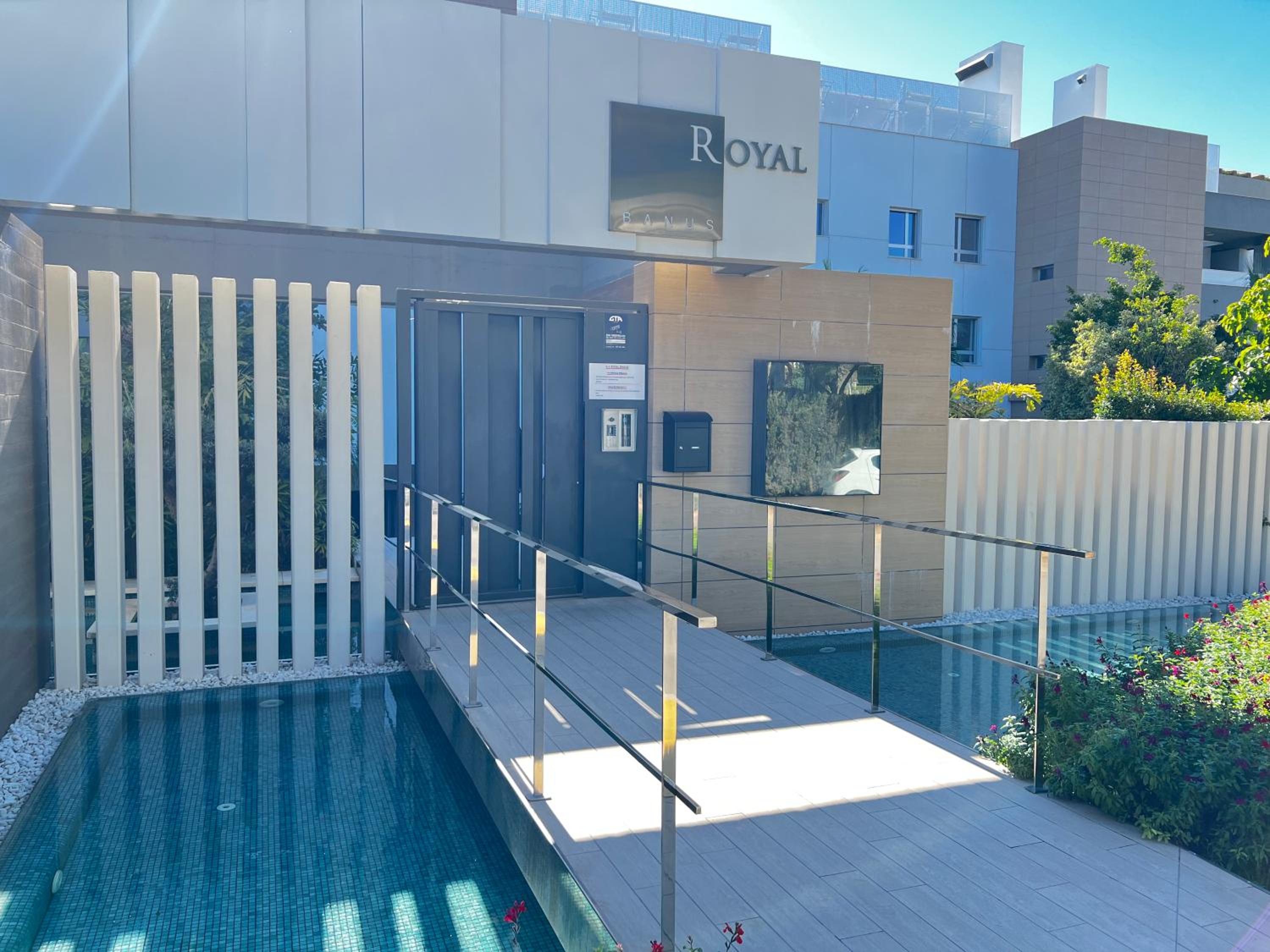 Royal Banus