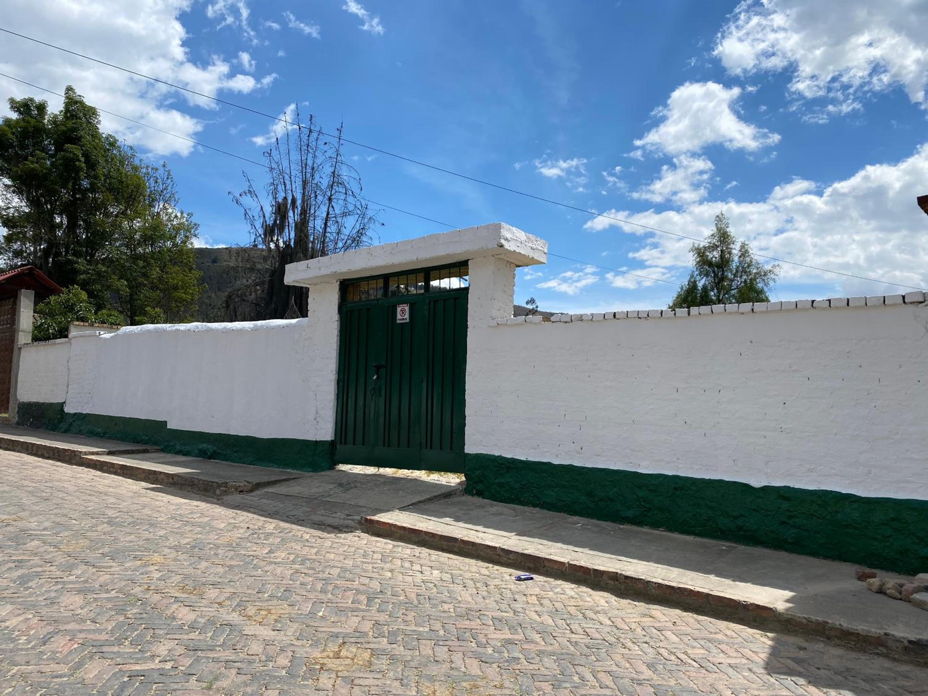 Cabaña con excelente ubicación y zona verde.