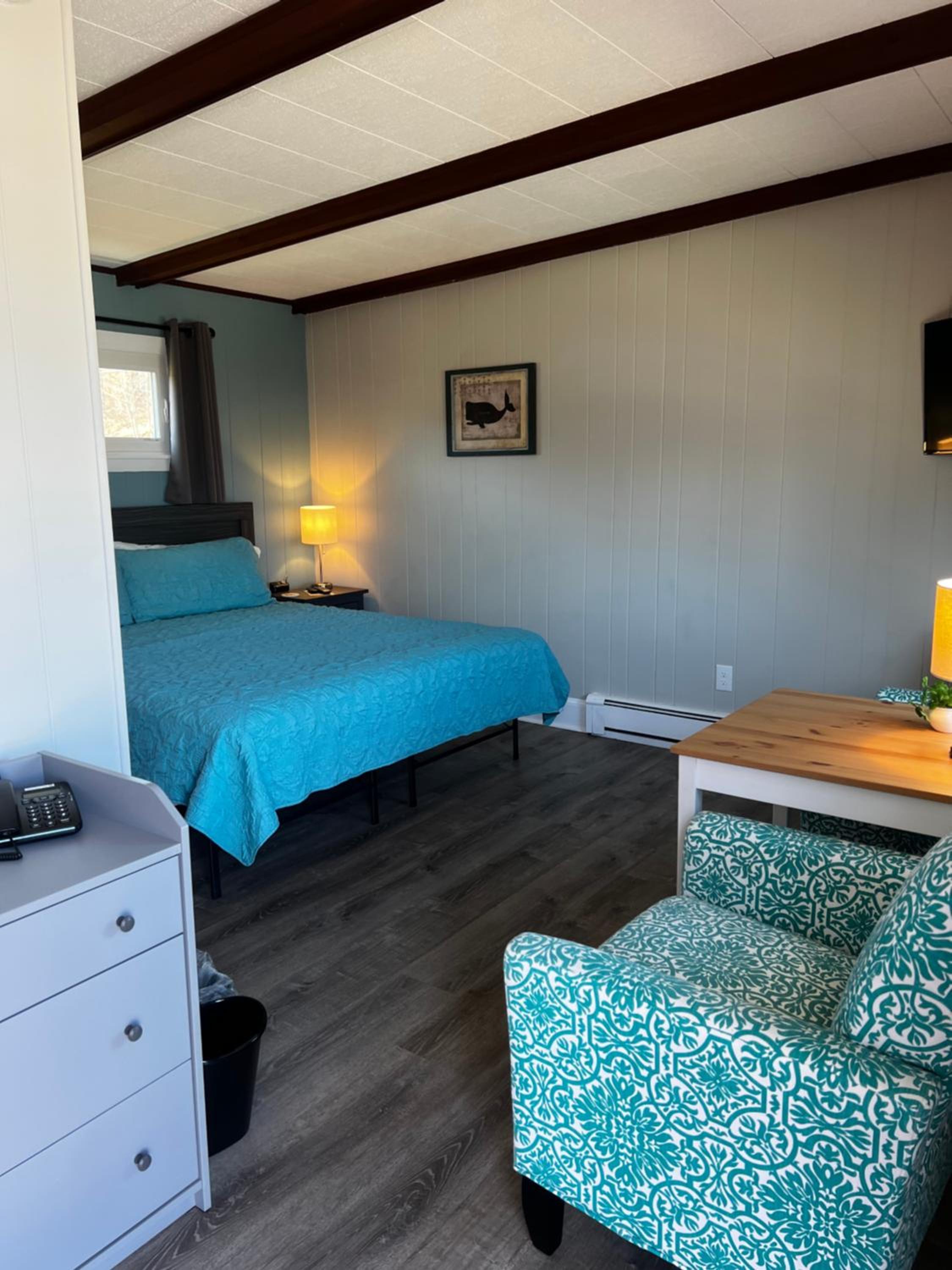 Claddagh Motel & Suites