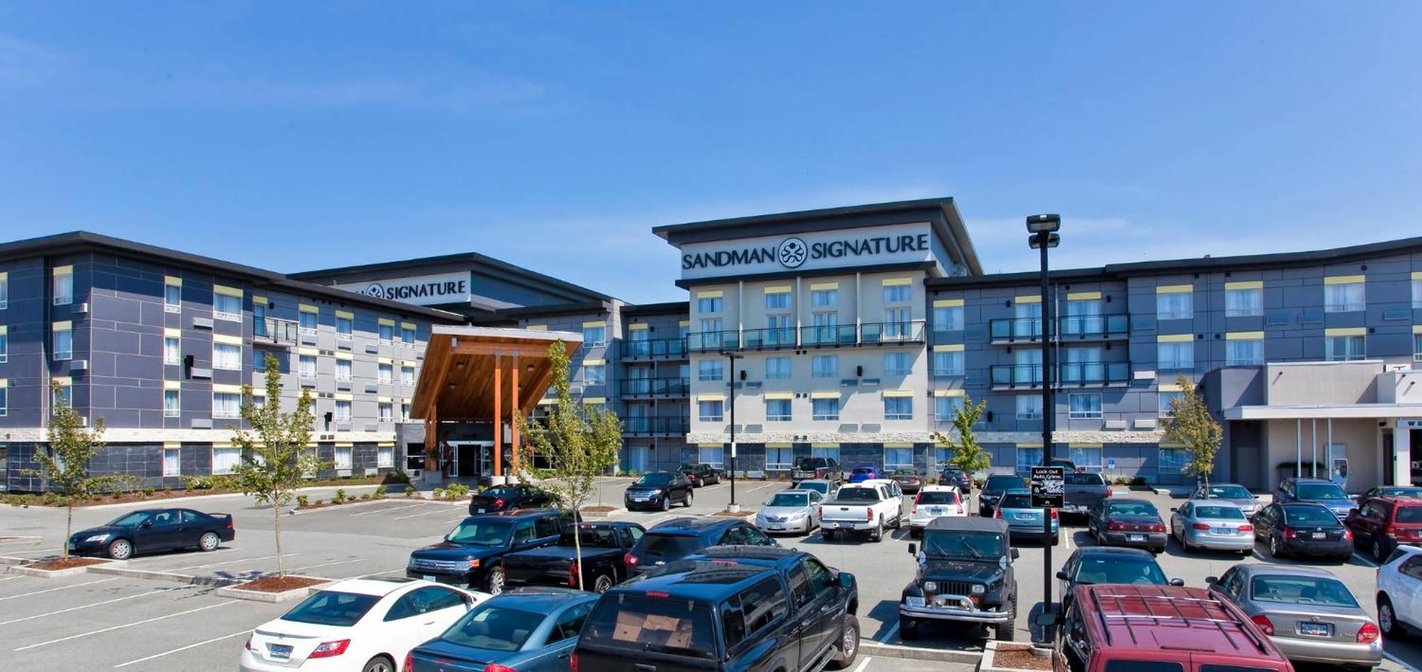 Langley Vacations - Sandman Signature Langley Hotel - Property Image 1