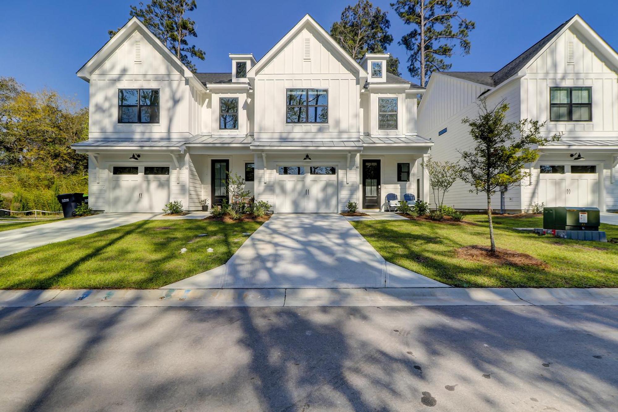 MBR King & 4 Queens Huge Living Room Covered Porch Bikes & Beach Gear included view 5