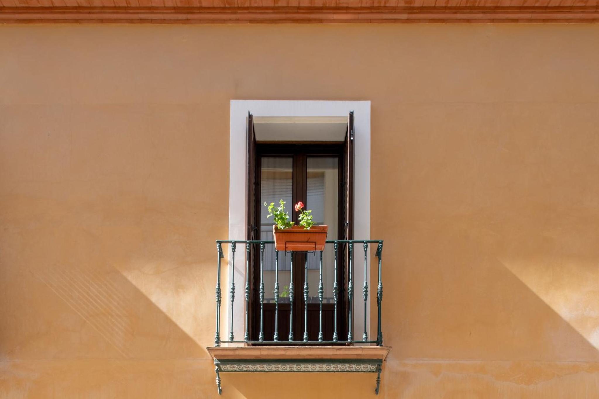 Triana Boutique Apartments by Hommyhome