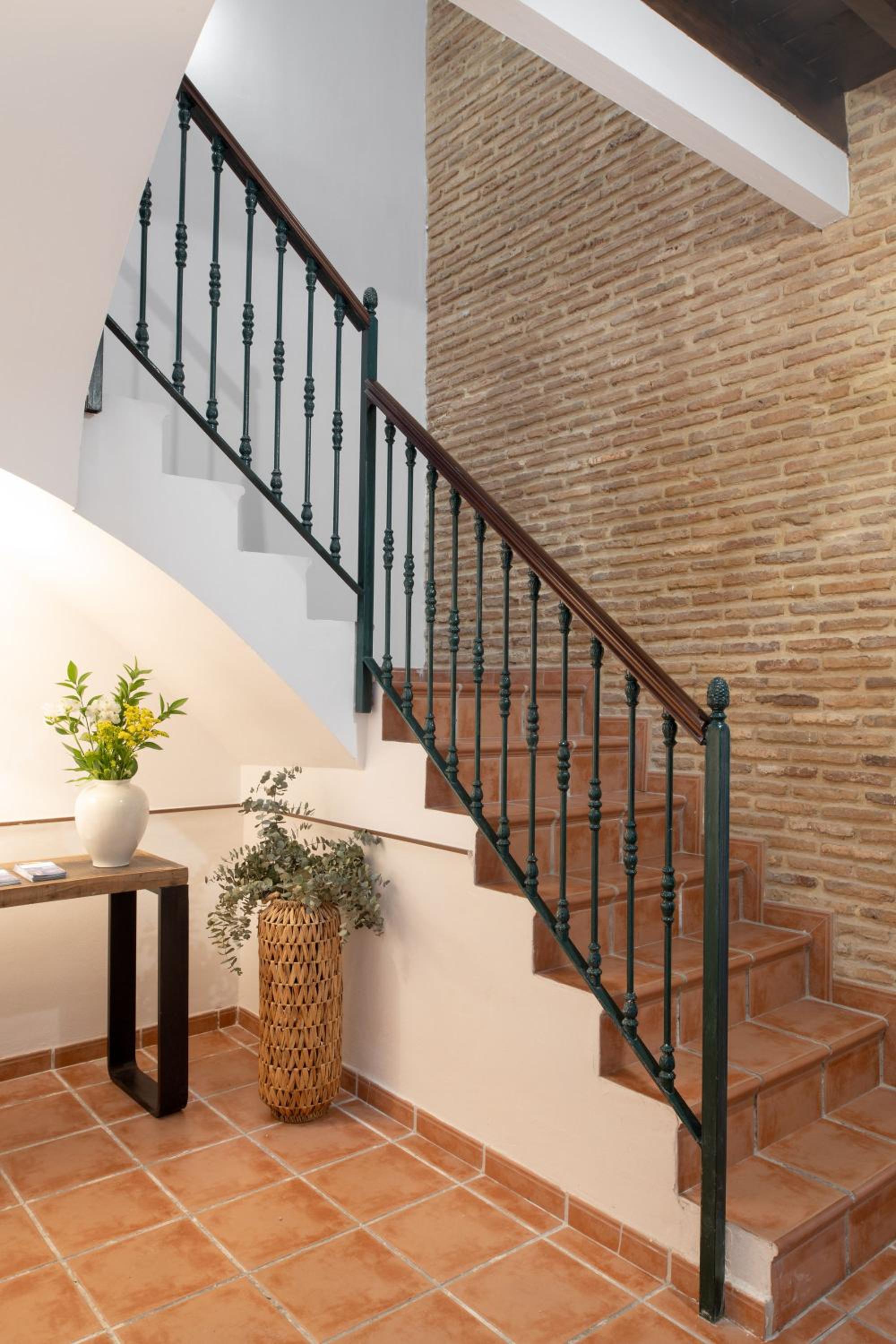 Triana Boutique Apartments by Hommyhome