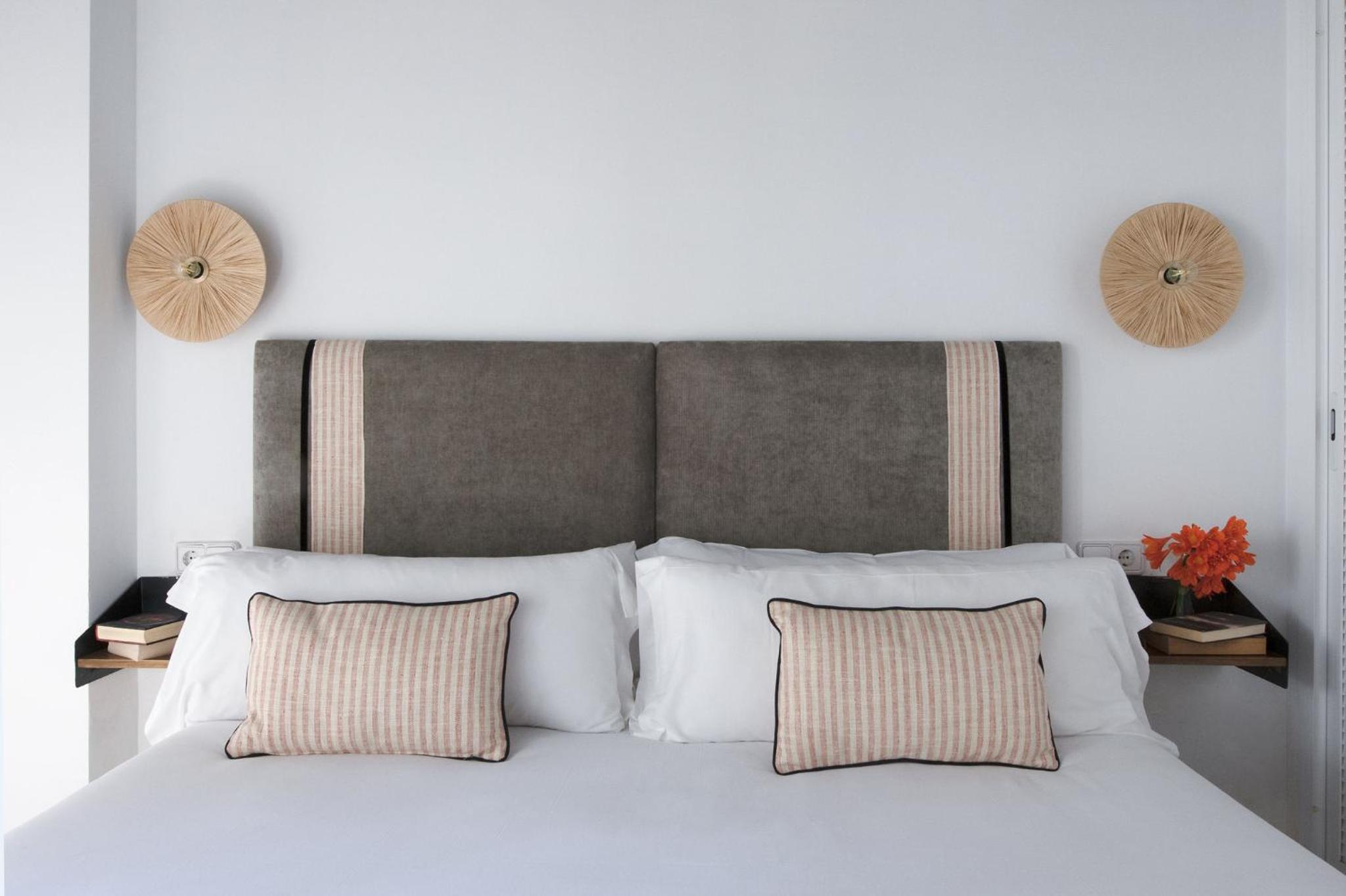 Triana Boutique Apartments by Hommyhome