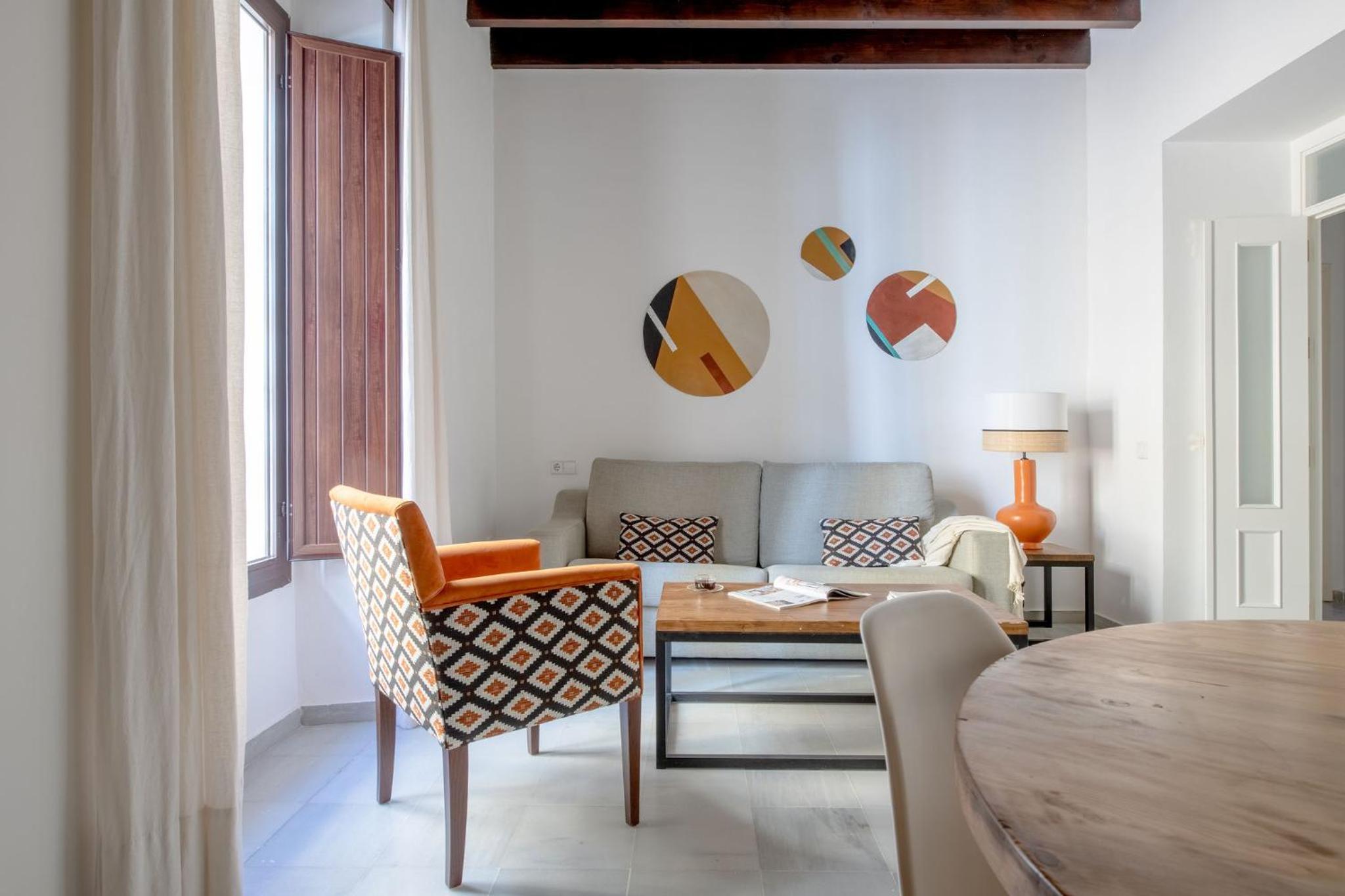 Triana Boutique Apartments by Hommyhome