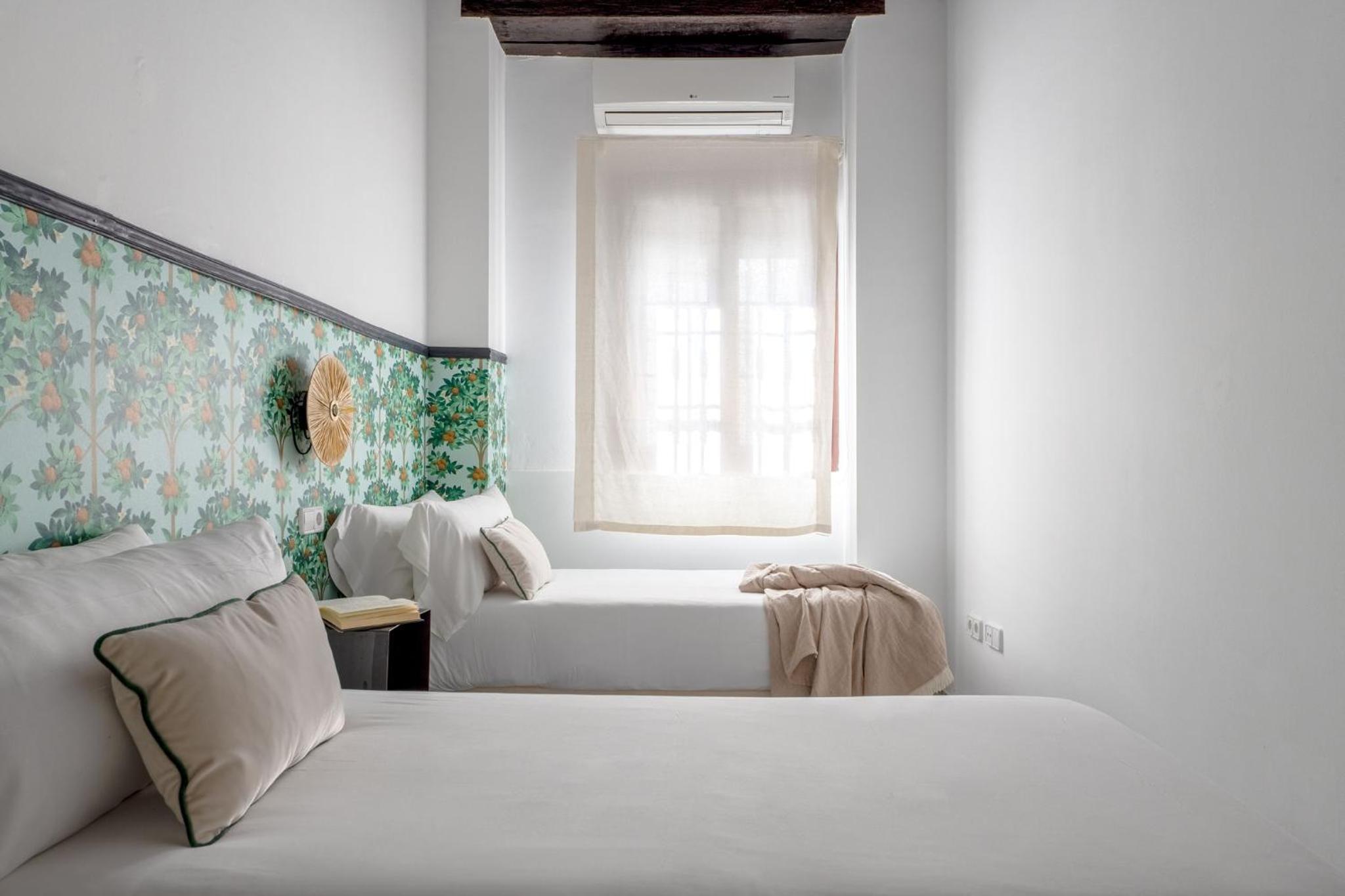 Triana Boutique Apartments by Hommyhome