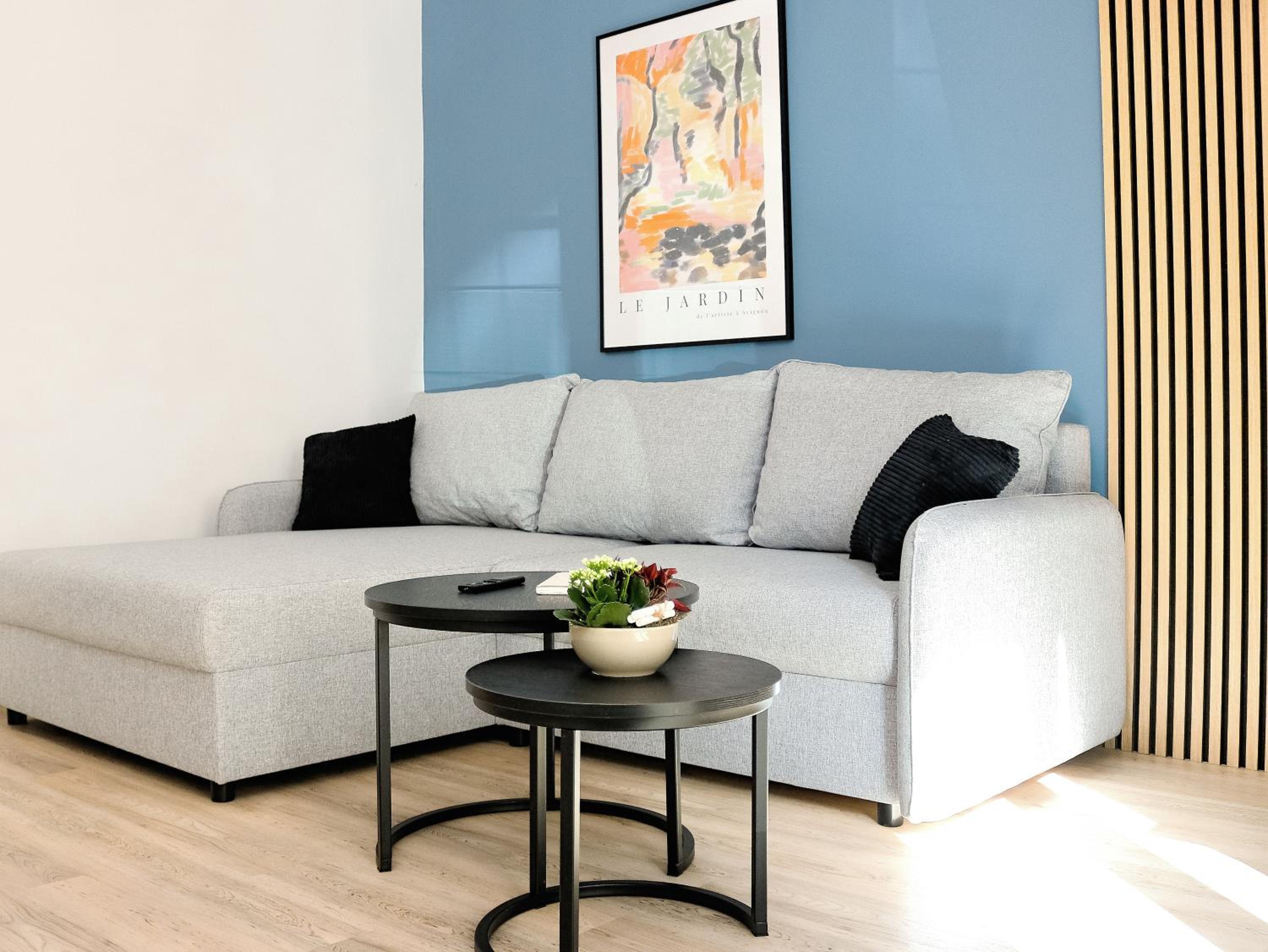 LIGHTPLACE • Design • Boxspring • Balkon • 2 Smart TV •Innenstadt