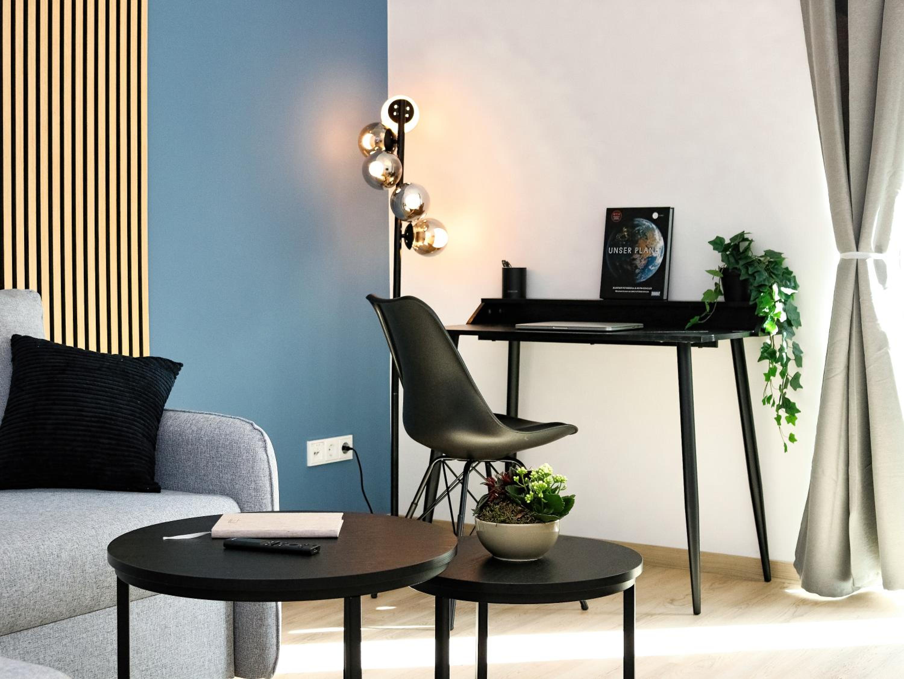 LIGHTPLACE • Design • Boxspring • Balkon • 2 Smart TV •Innenstadt