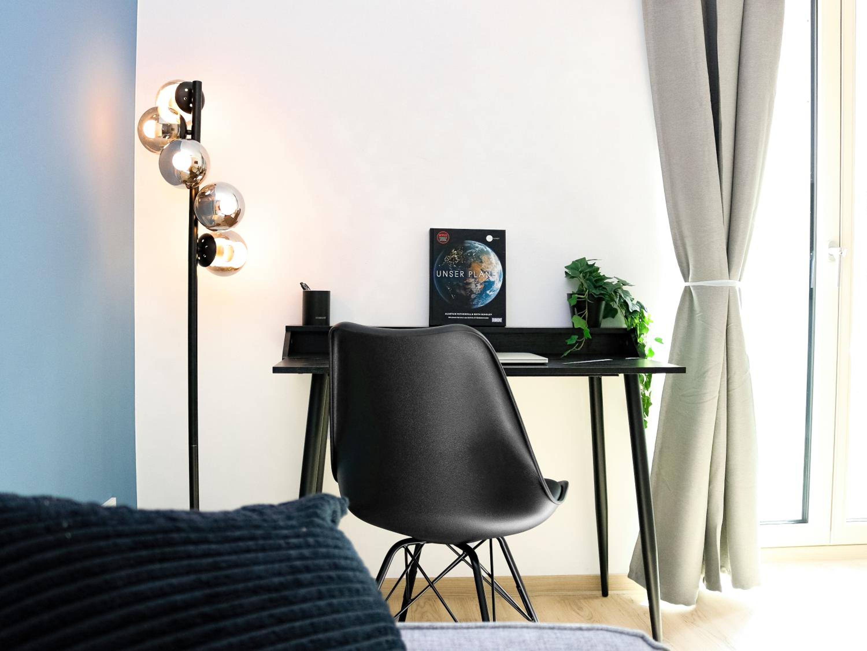 LIGHTPLACE • Design • Boxspring • Balkon • 2 Smart TV •Innenstadt