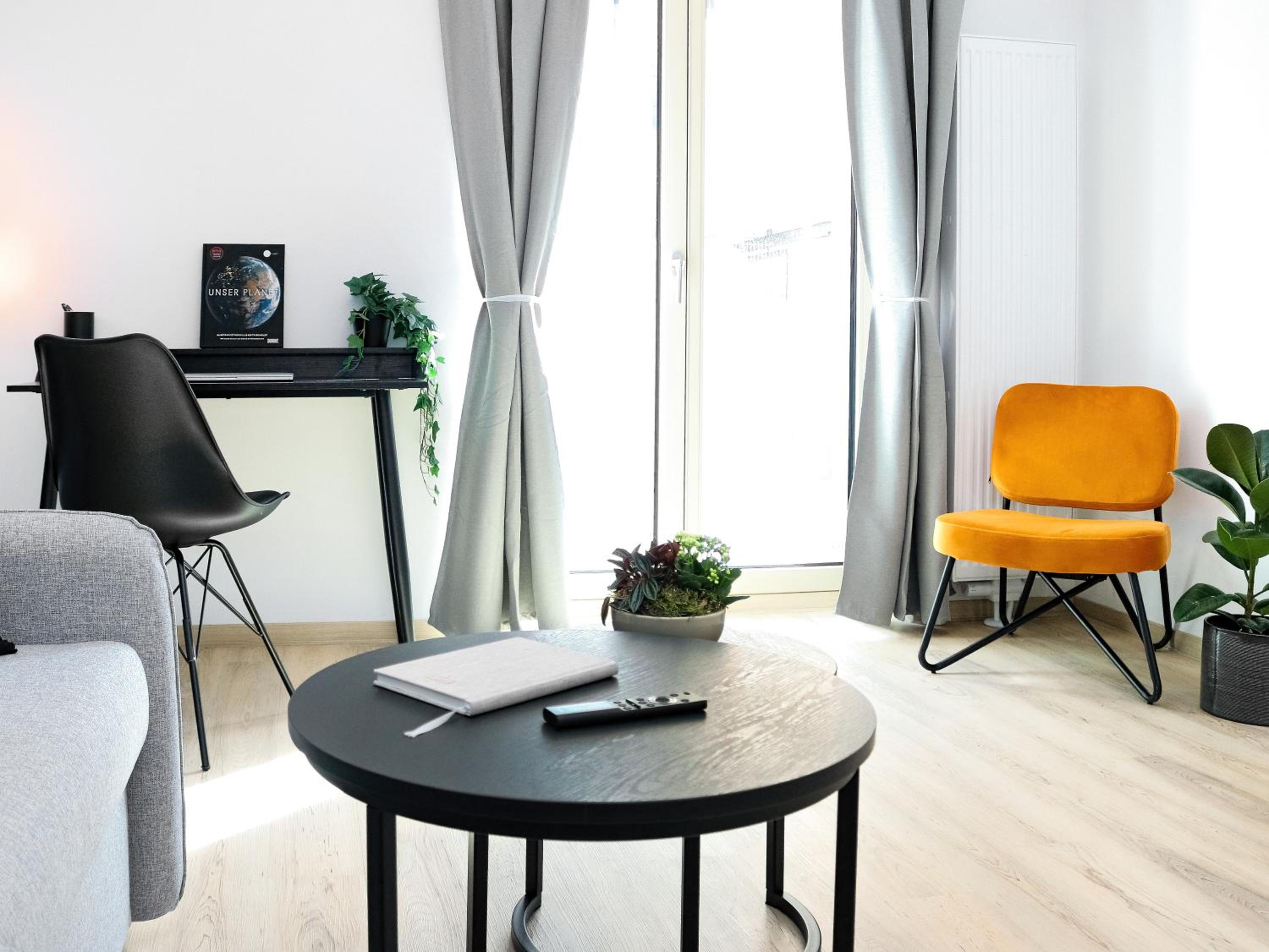 LIGHTPLACE • Design • Boxspring • Balkon • 2 Smart TV •Innenstadt