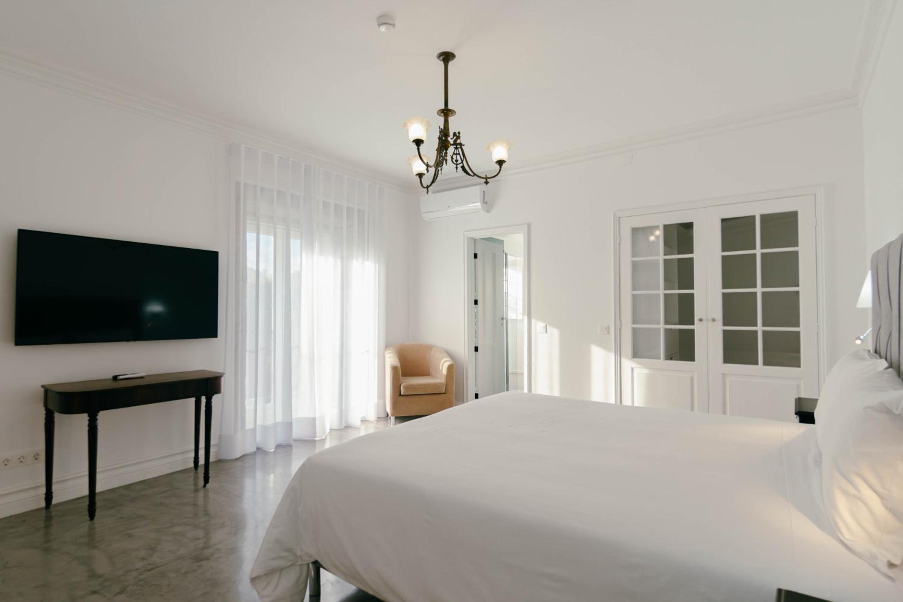 Senhora do Carmo Charm House view 2