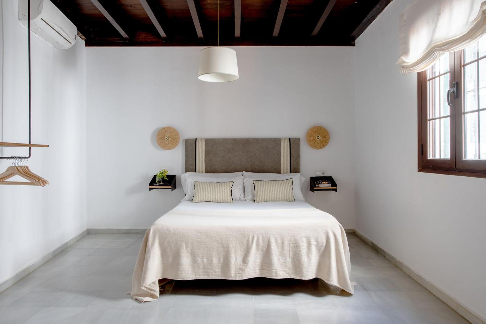 Triana Boutique Apartments by Hommyhome