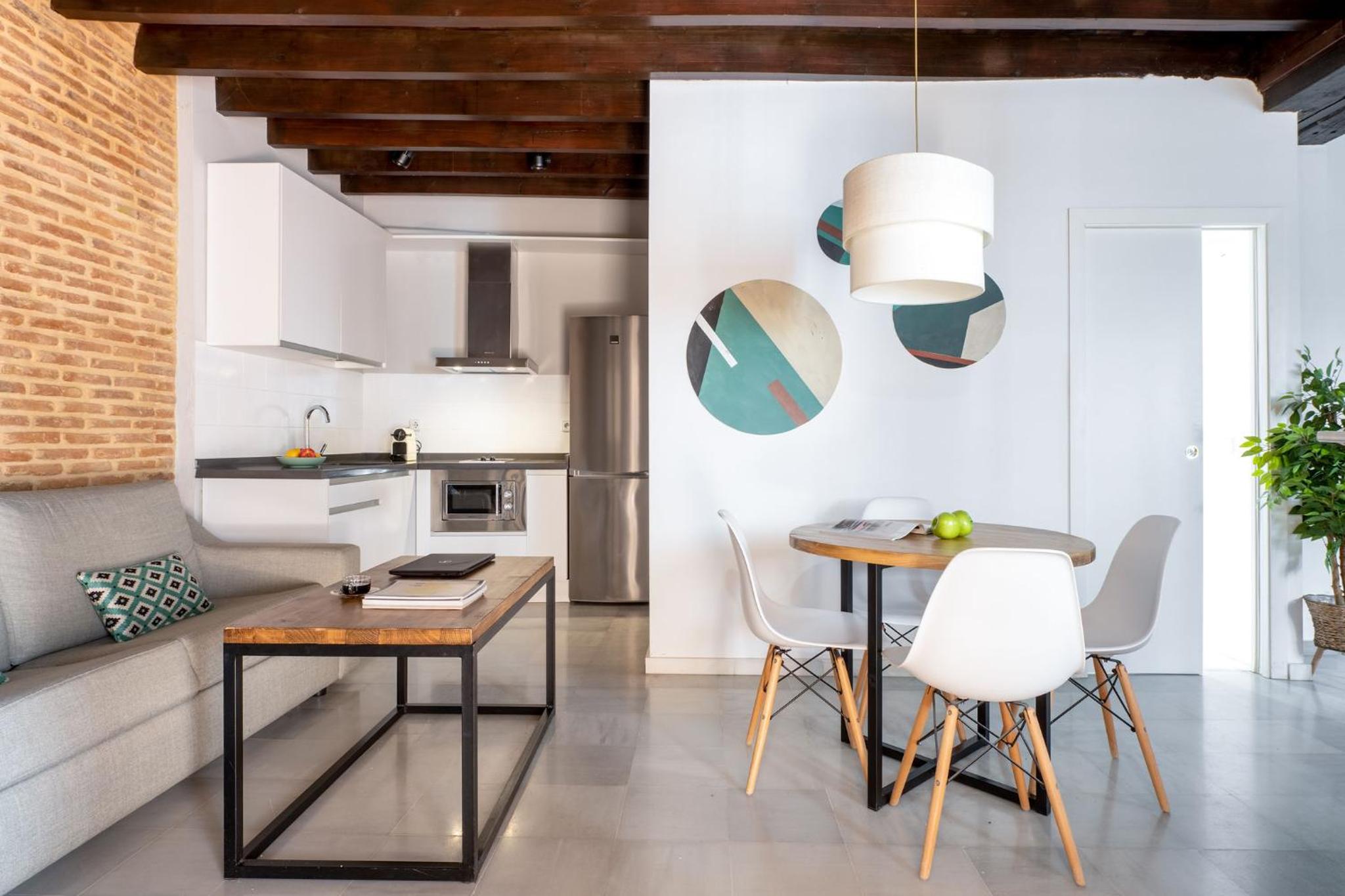 Triana Boutique Apartments by Hommyhome