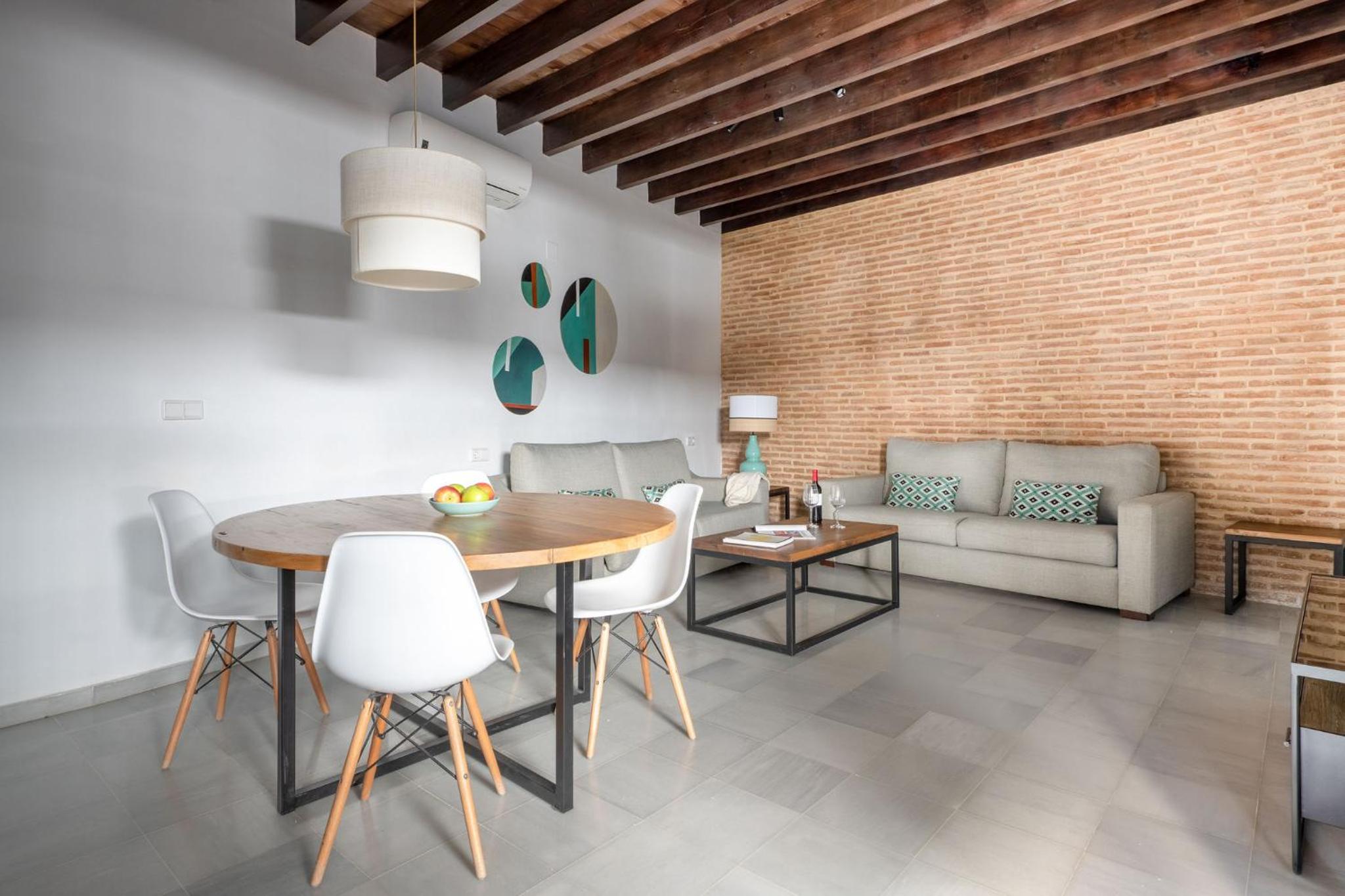 Triana Boutique Apartments by Hommyhome
