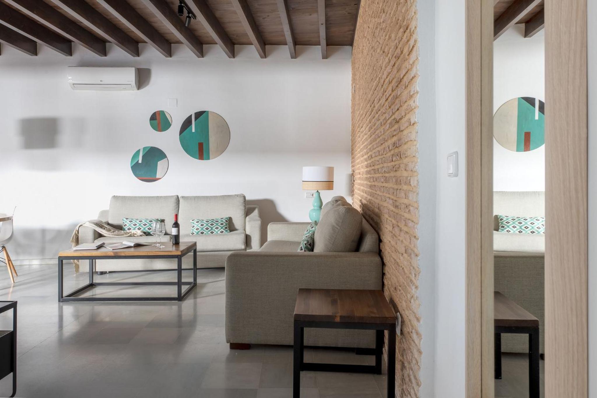 Triana Boutique Apartments by Hommyhome