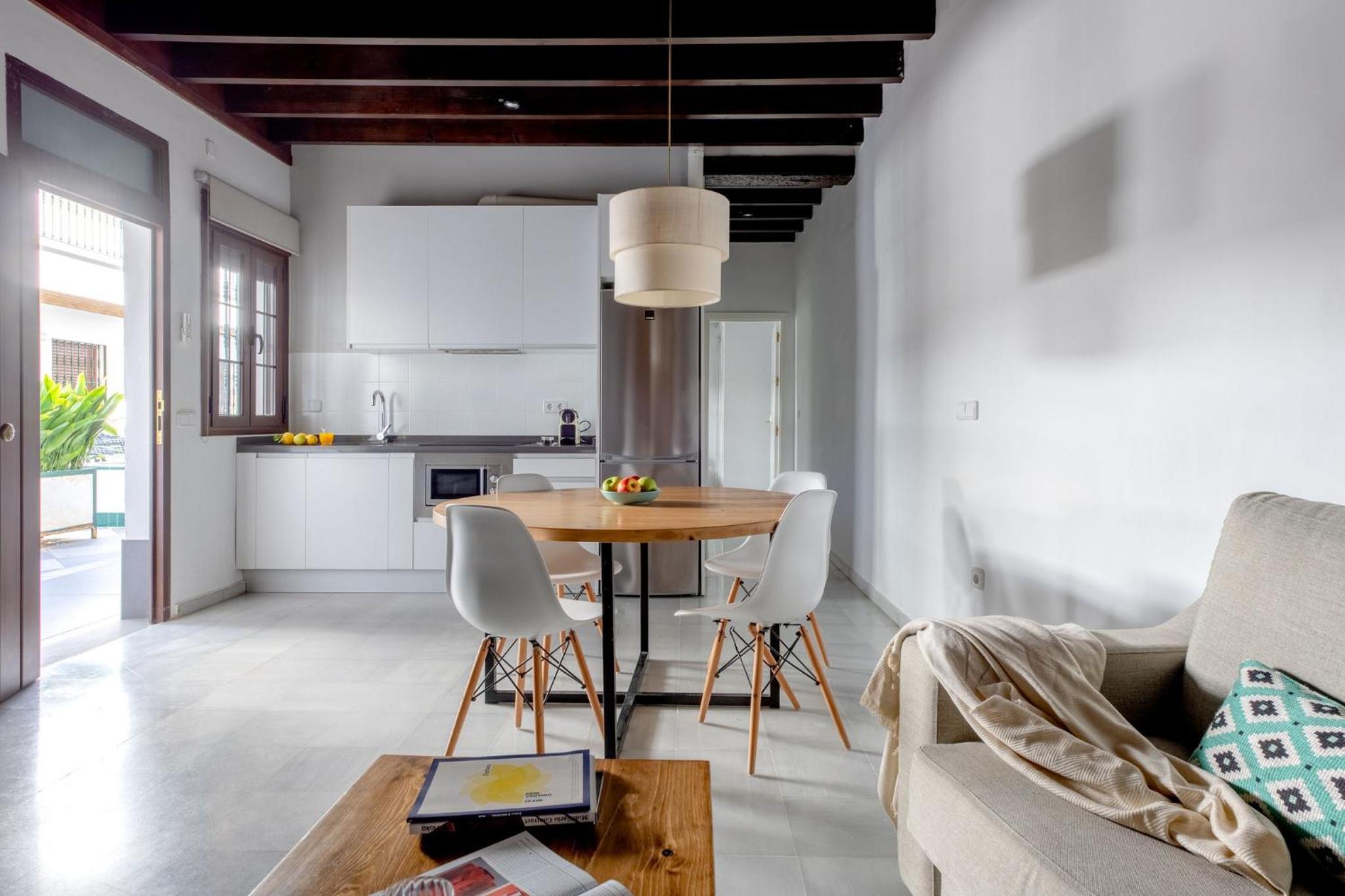 Triana Boutique Apartments by Hommyhome