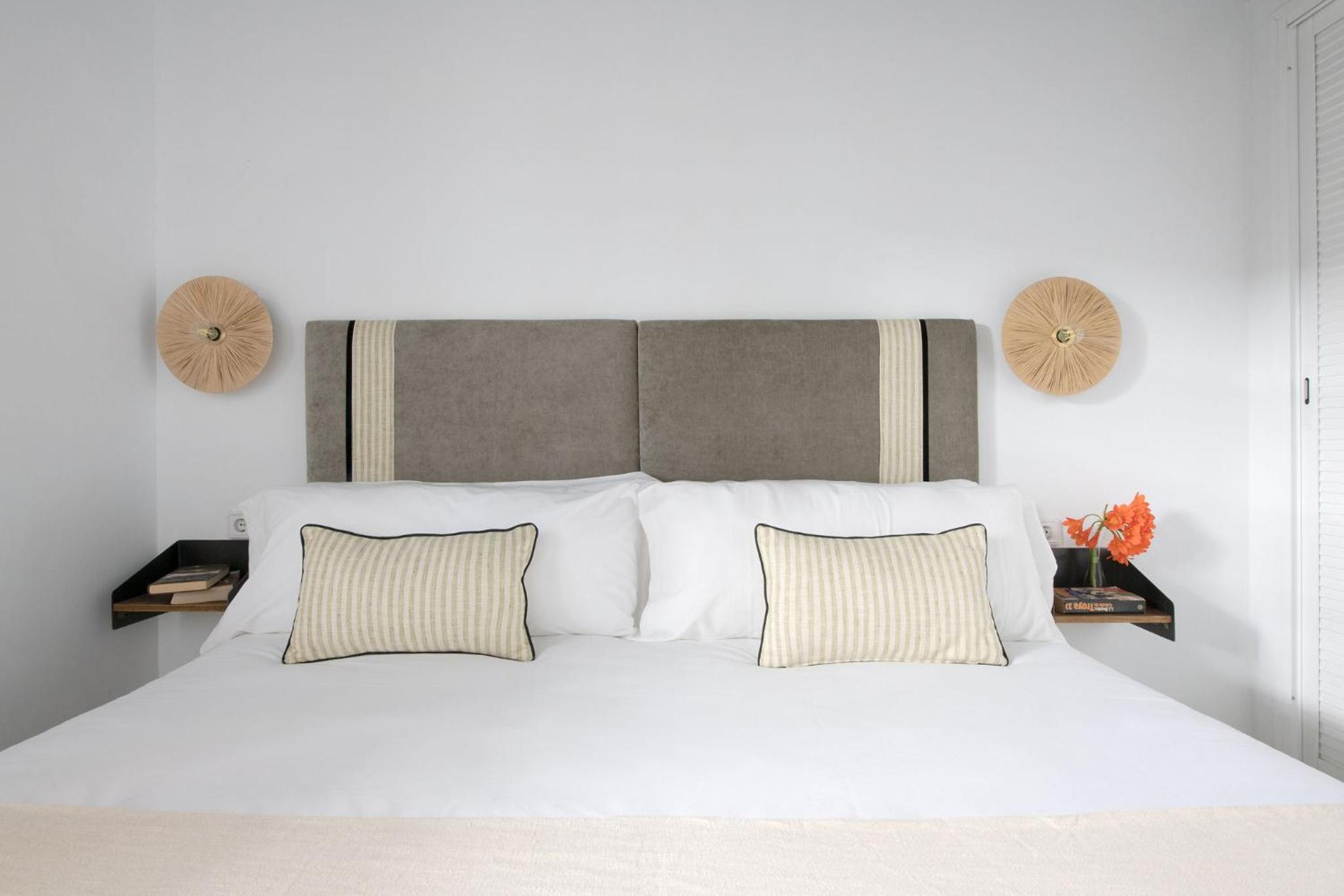 Triana Boutique Apartments by Hommyhome
