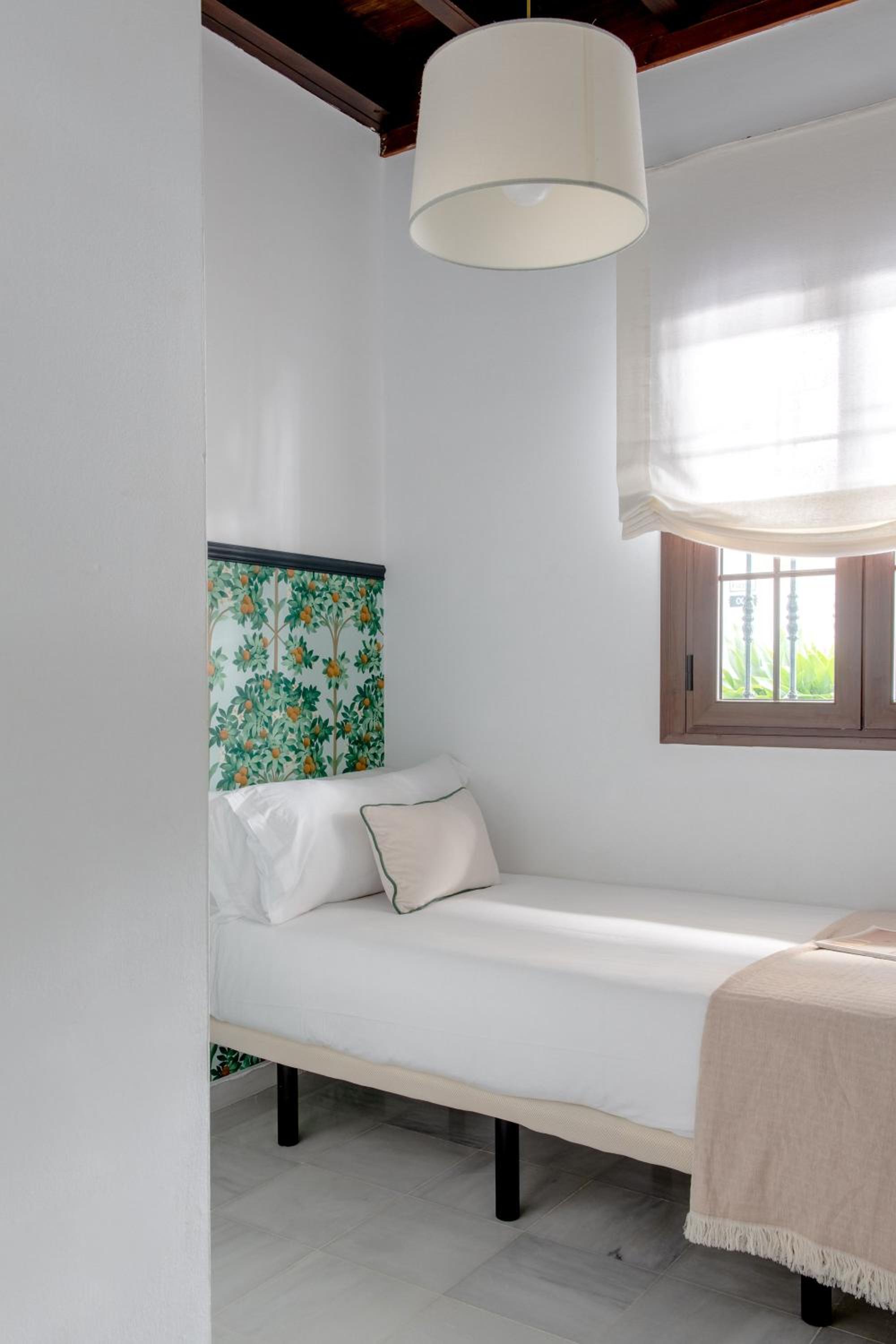 Triana Boutique Apartments by Hommyhome