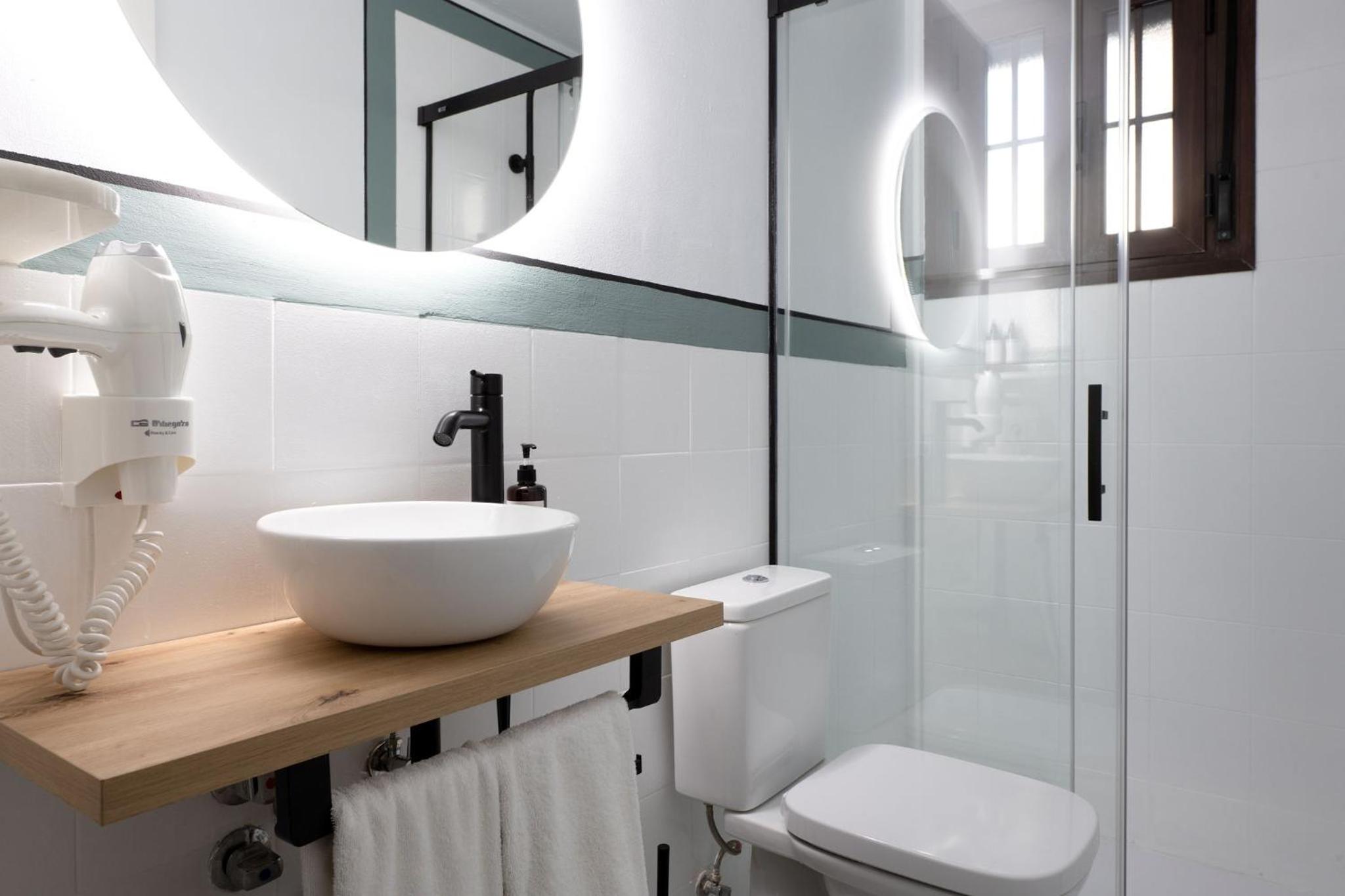 Triana Boutique Apartments by Hommyhome