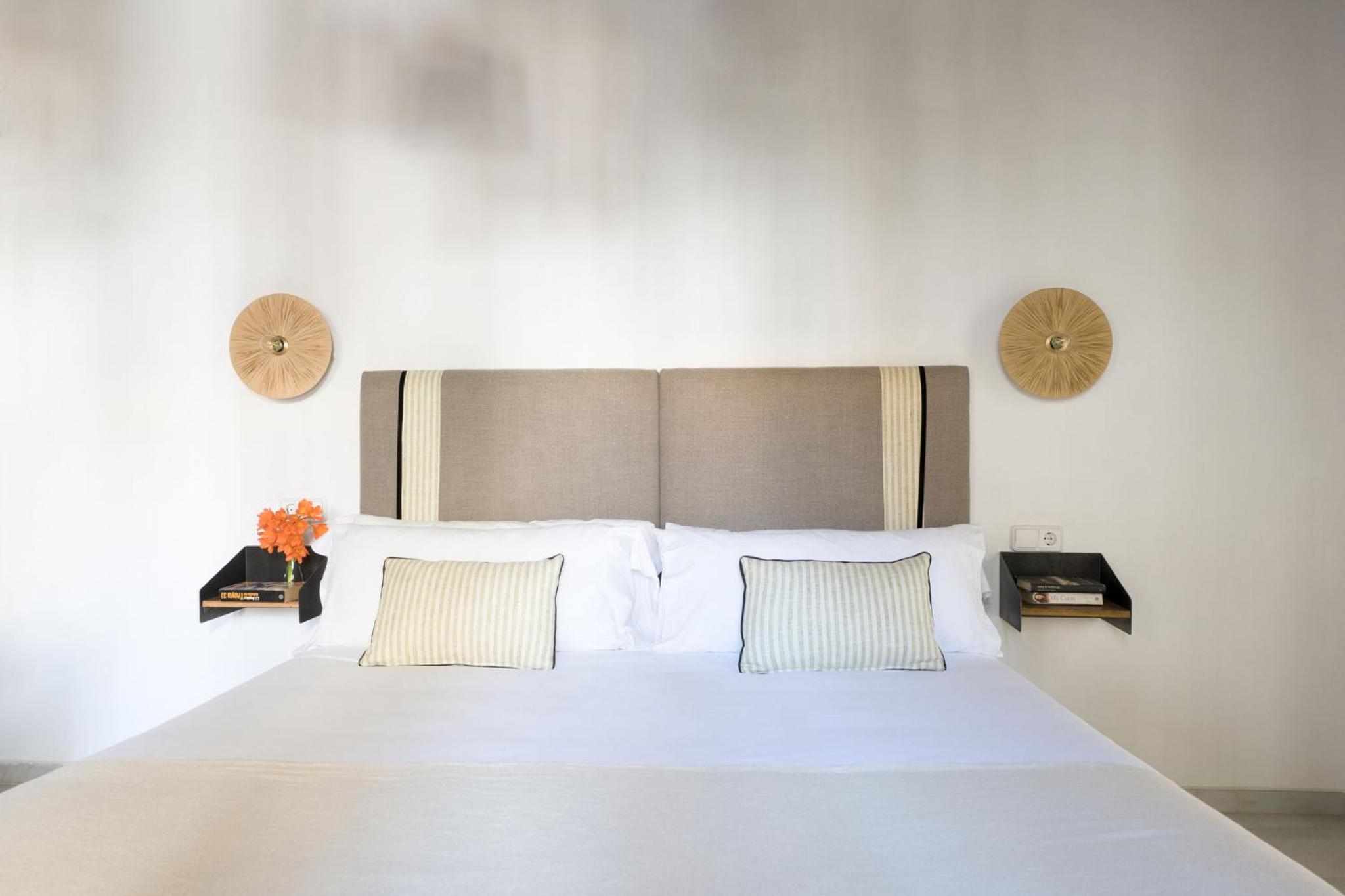 Triana Boutique Apartments by Hommyhome