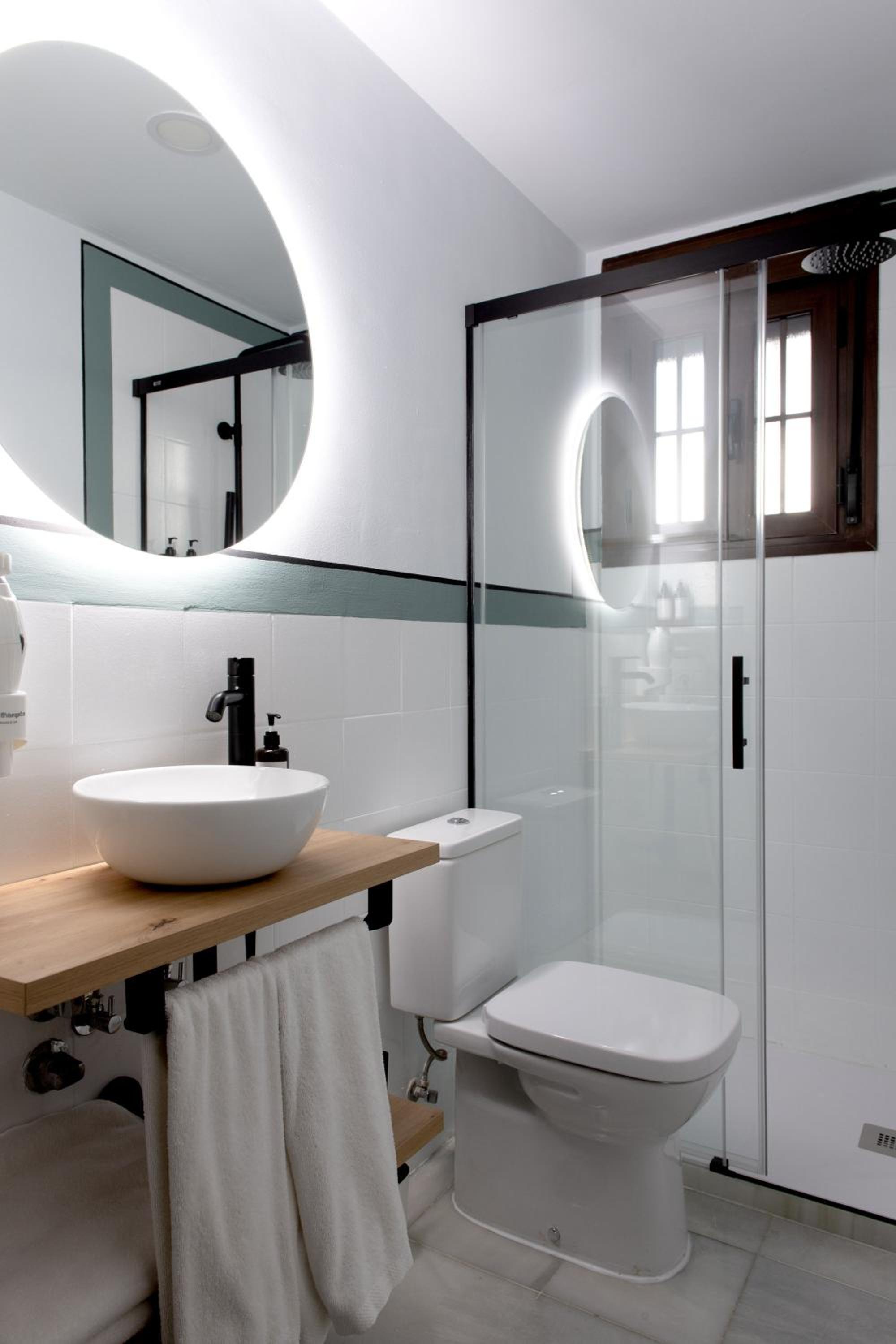 Triana Boutique Apartments by Hommyhome